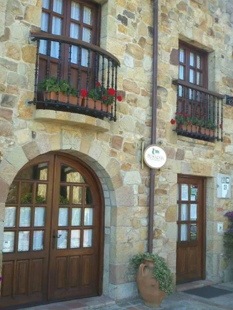 Hotel "Posada Finca EL SOLAR" Algunas habts tipo estudio con nevera microondas hidromasaje para 2 terraza vistas - " Gintonic- Bar -Terraza panorámica"