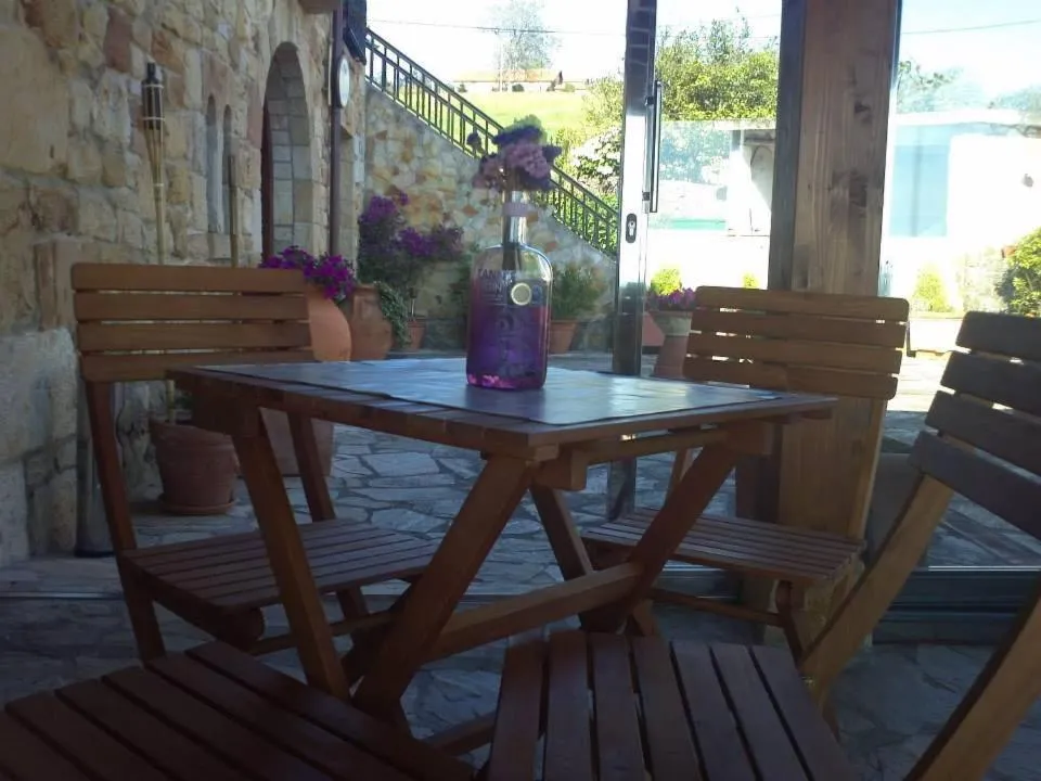 Hotel "Posada Finca EL SOLAR" Algunas habts tipo estudio con nevera microondas hidromasaje para 2 terraza vistas - " Gintonic- Bar -Terraza panorámica"