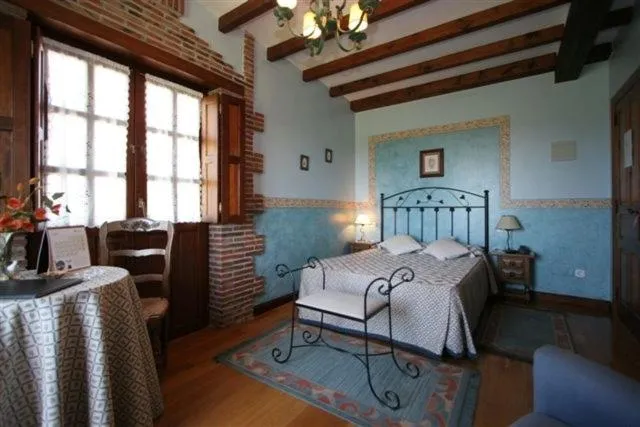 Photo of the whole room, Bed in Hotel "Posada Finca EL SOLAR" Algunas habts tipo estudio con nevera microondas hidromasaje para 2 terraza vistas - " Gintonic- Bar -Terraza panorámica"