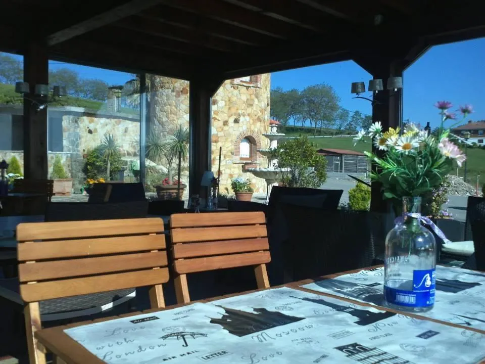 Hotel "Posada Finca EL SOLAR" Algunas habts tipo estudio con nevera microondas hidromasaje para 2 terraza vistas - " Gintonic- Bar -Terraza panorámica"