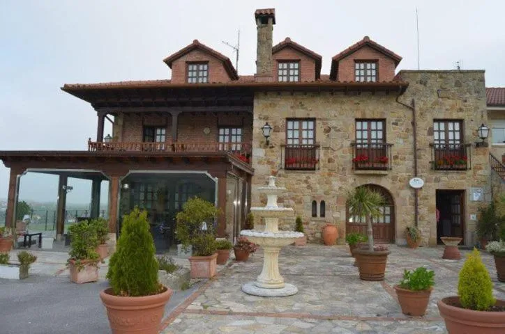 Hotel "Posada Finca EL SOLAR" Algunas habts tipo estudio con nevera microondas hidromasaje para 2 terraza vistas - " Gintonic- Bar -Terraza panorámica"