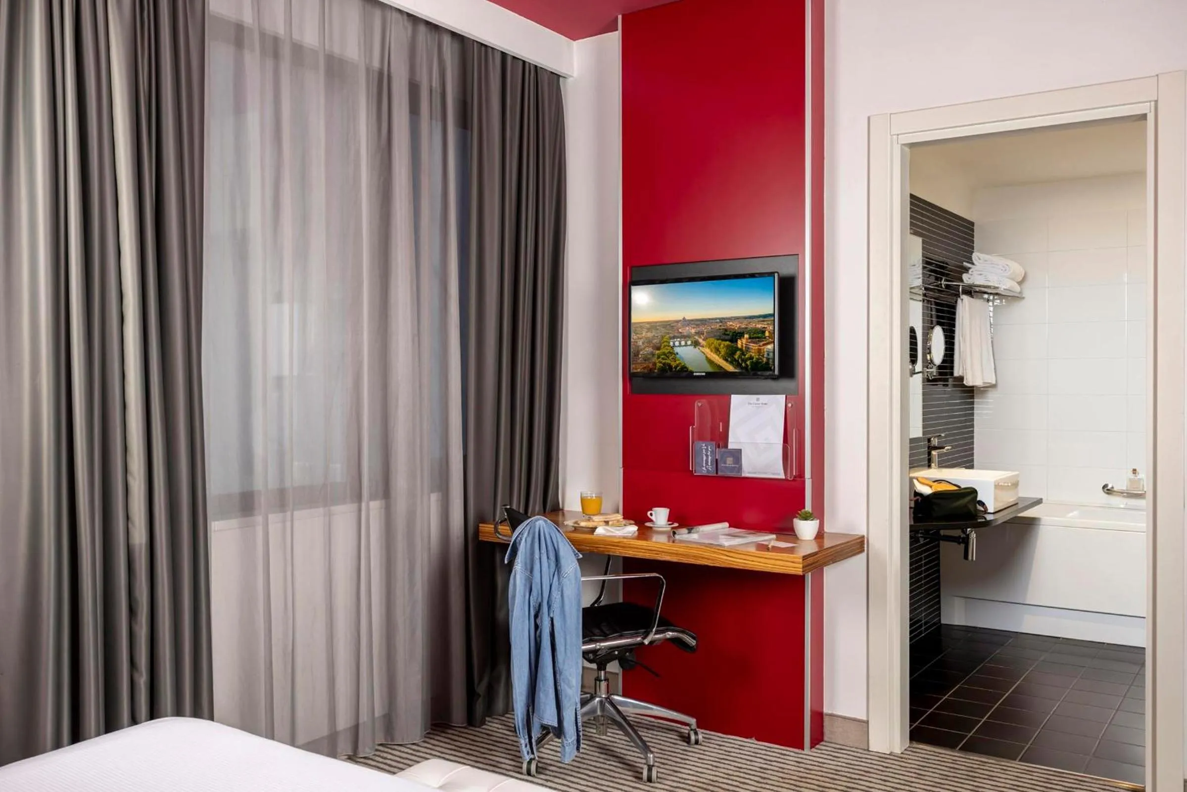 Bedroom, Bed in The Caesar Roma