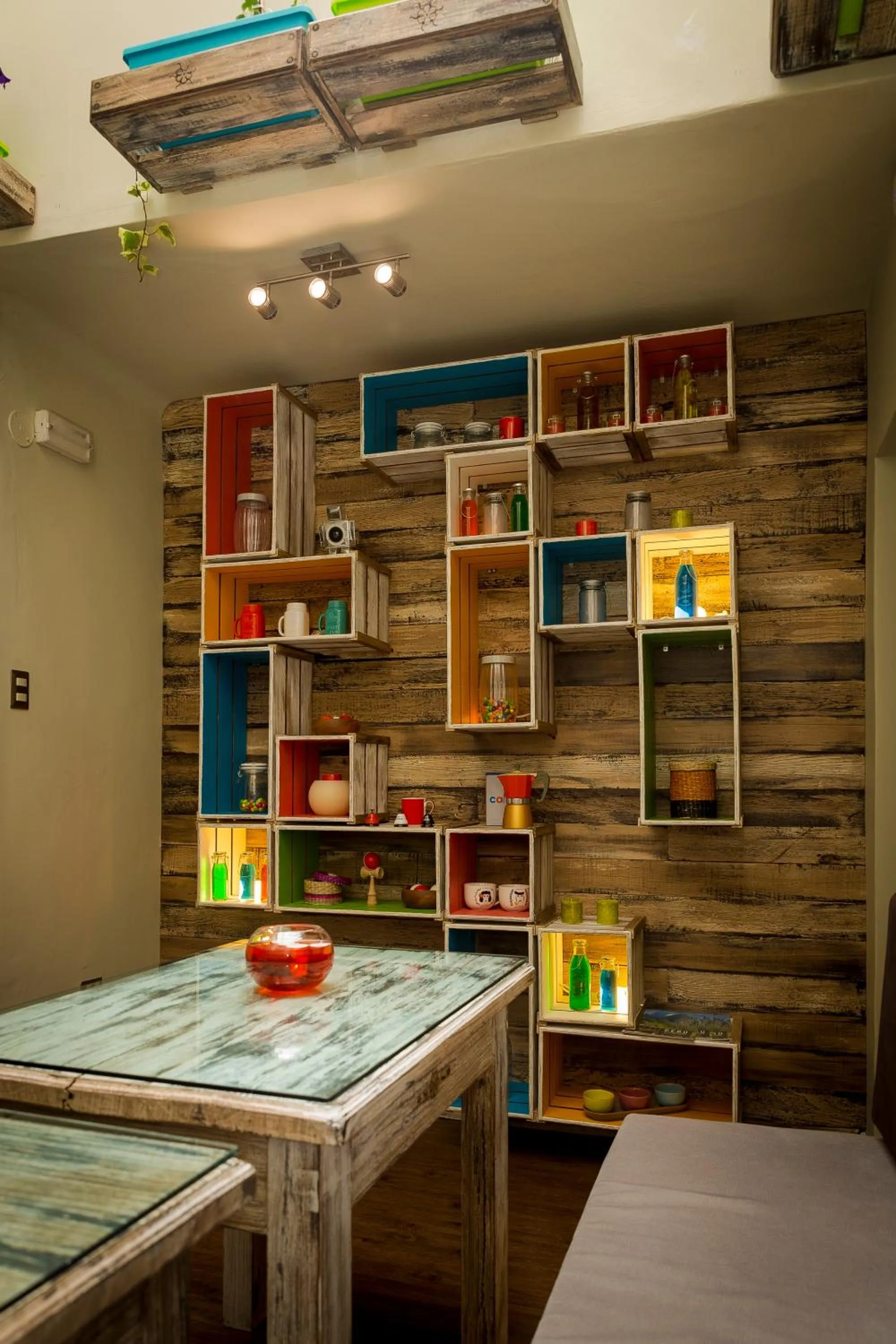 Communal lounge/ TV room in Wakapunku Boutique Hotel