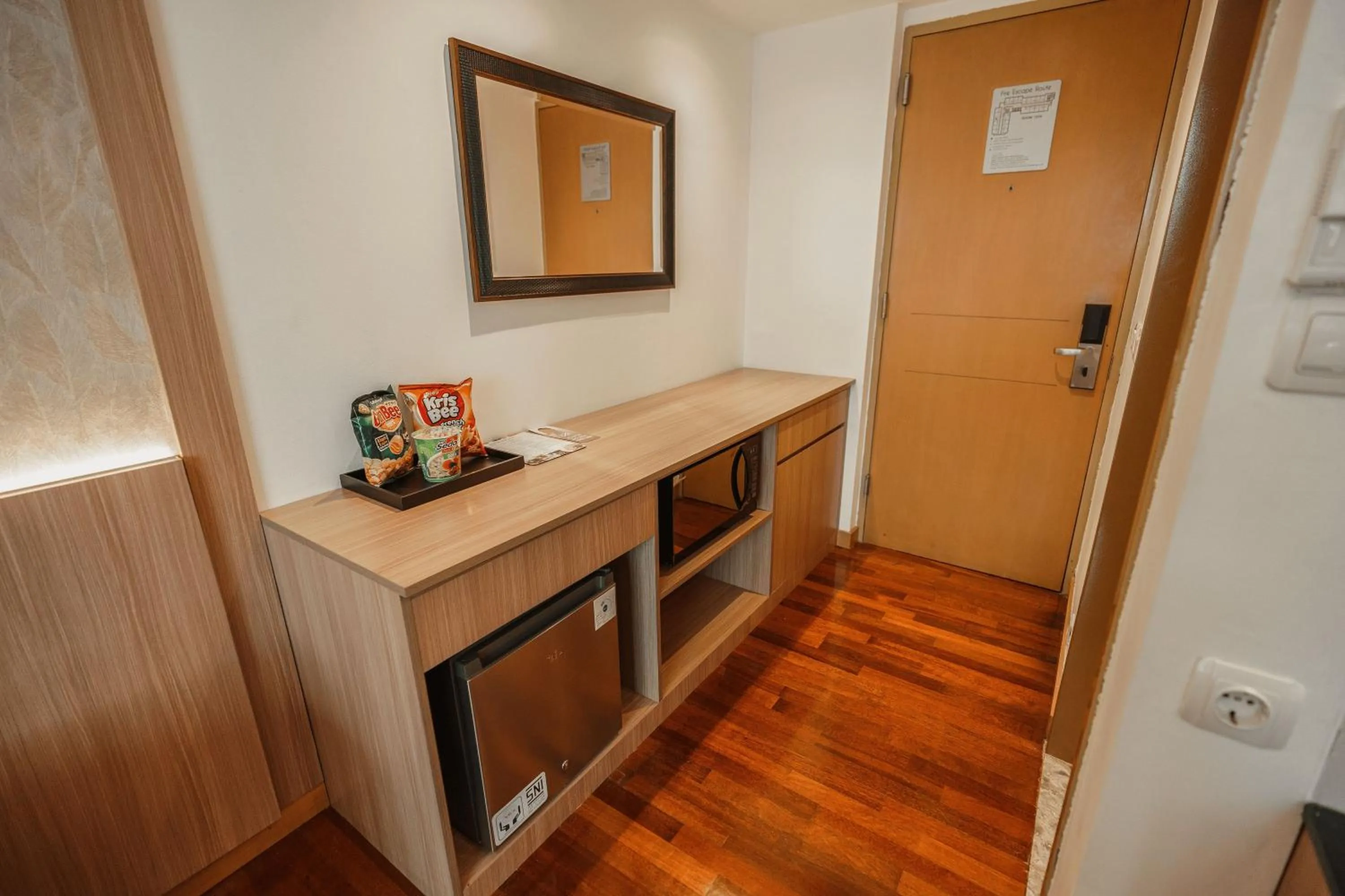 Kitchen or kitchenette in Hotel KIMAYA Slipi Jakarta By HARRIS
