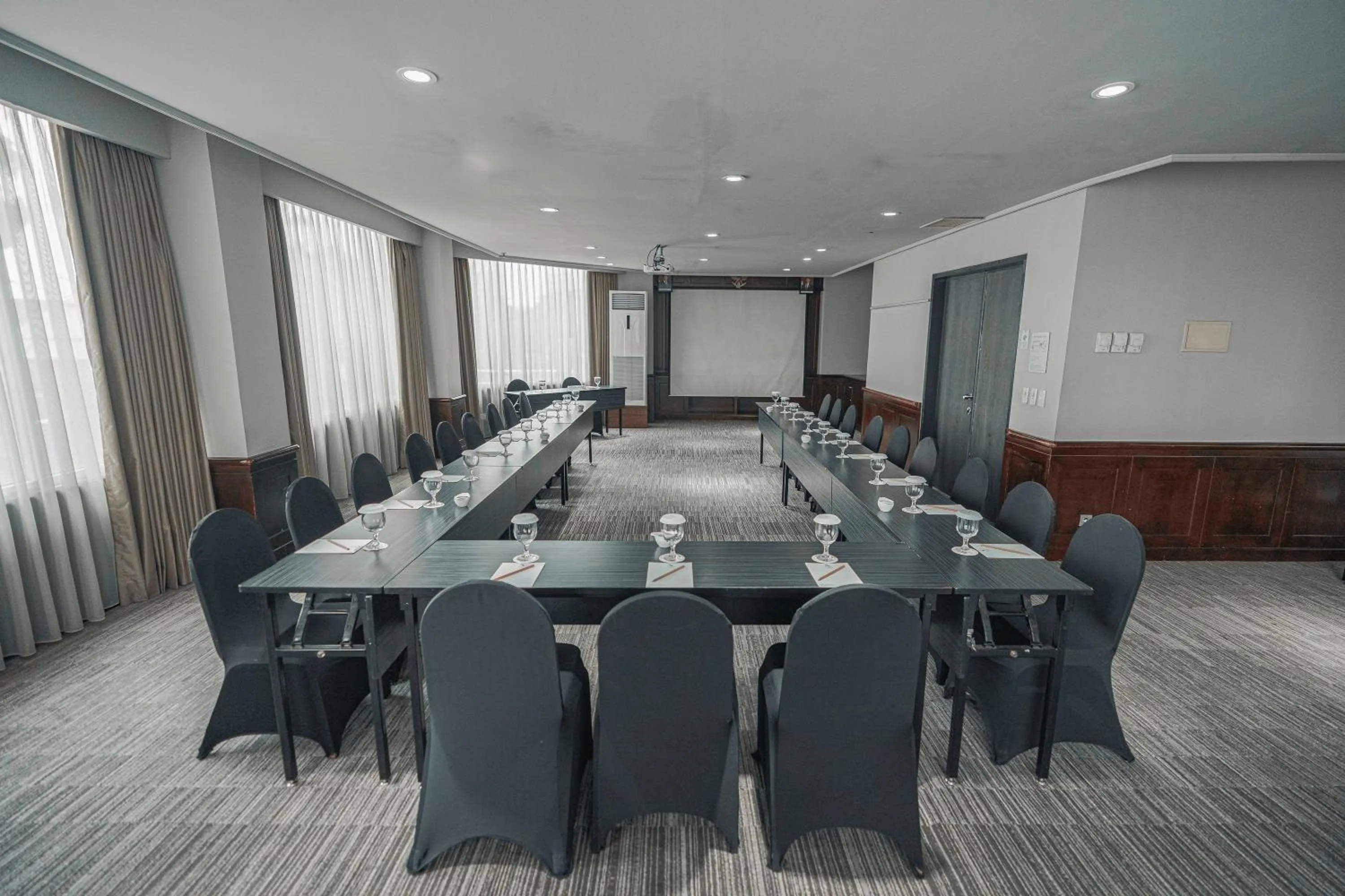 Hotel KIMAYA Slipi Jakarta By HARRIS