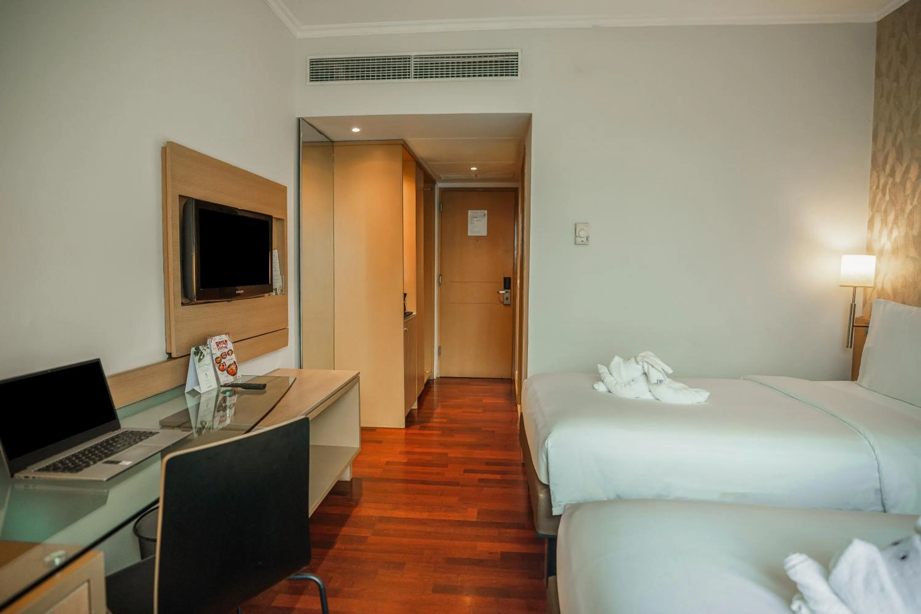 Bed in Hotel KIMAYA Slipi Jakarta By HARRIS