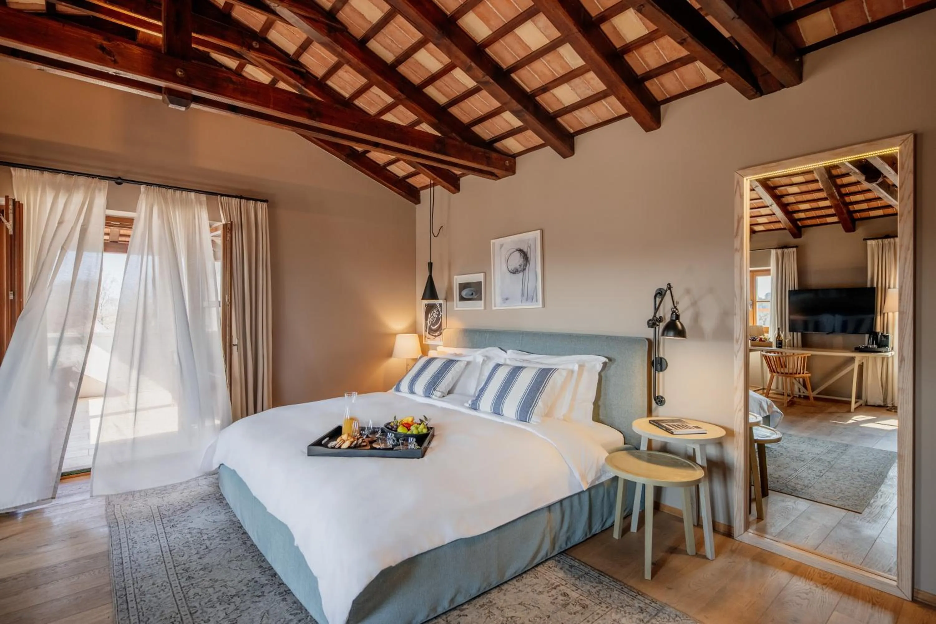 Bedroom, Bed in Meneghetti Wine Hotel and Winery - Relais & Chateaux