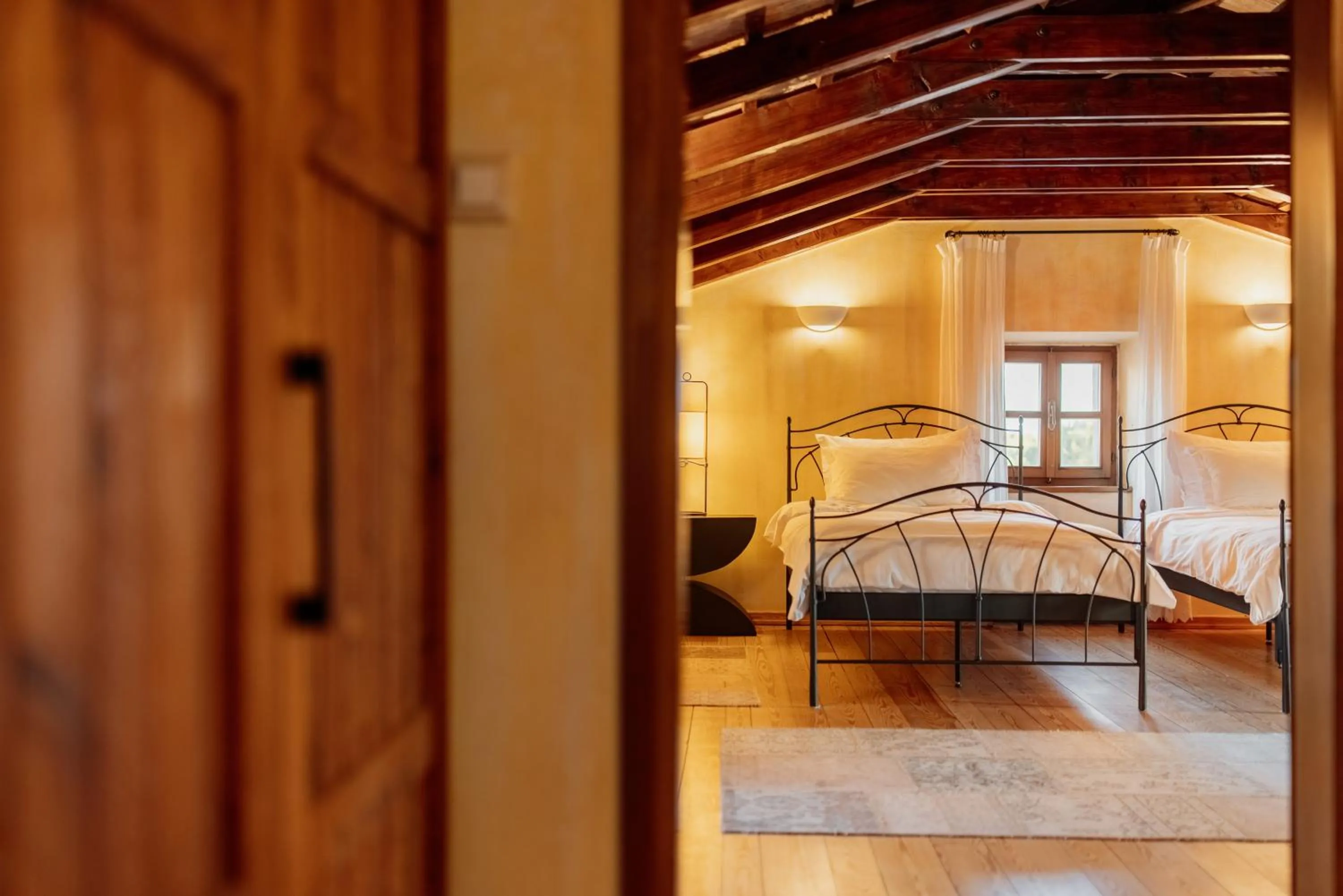 Bedroom, Bed in Meneghetti Wine Hotel and Winery - Relais & Chateaux