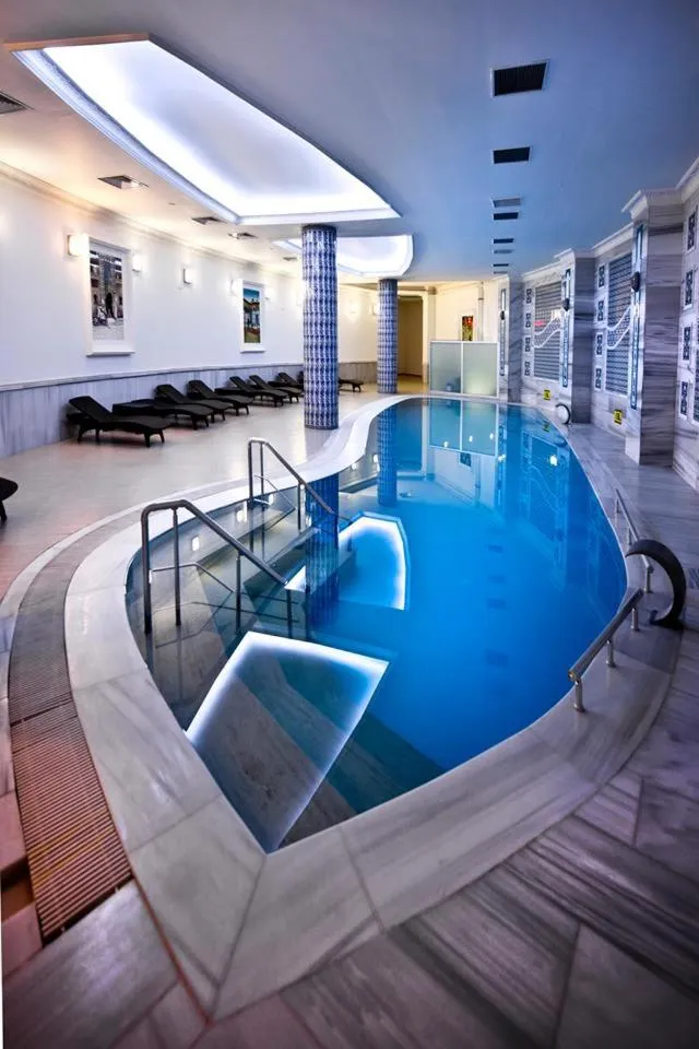 Hot Spring Bath in The Sign Kocaeli Thermal Spa Hotel &Convention Center
