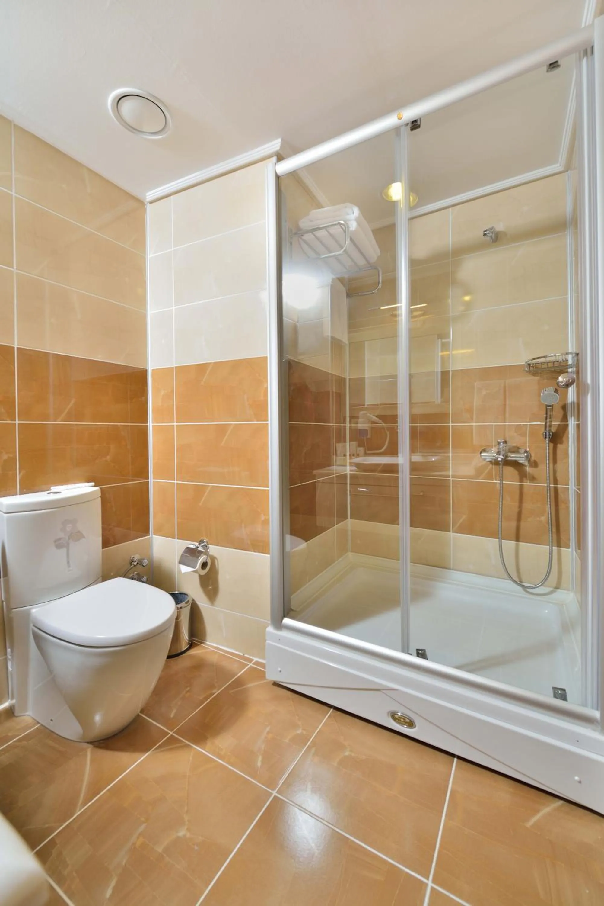 Shower in The Sign Kocaeli Thermal Spa Hotel &Convention Center