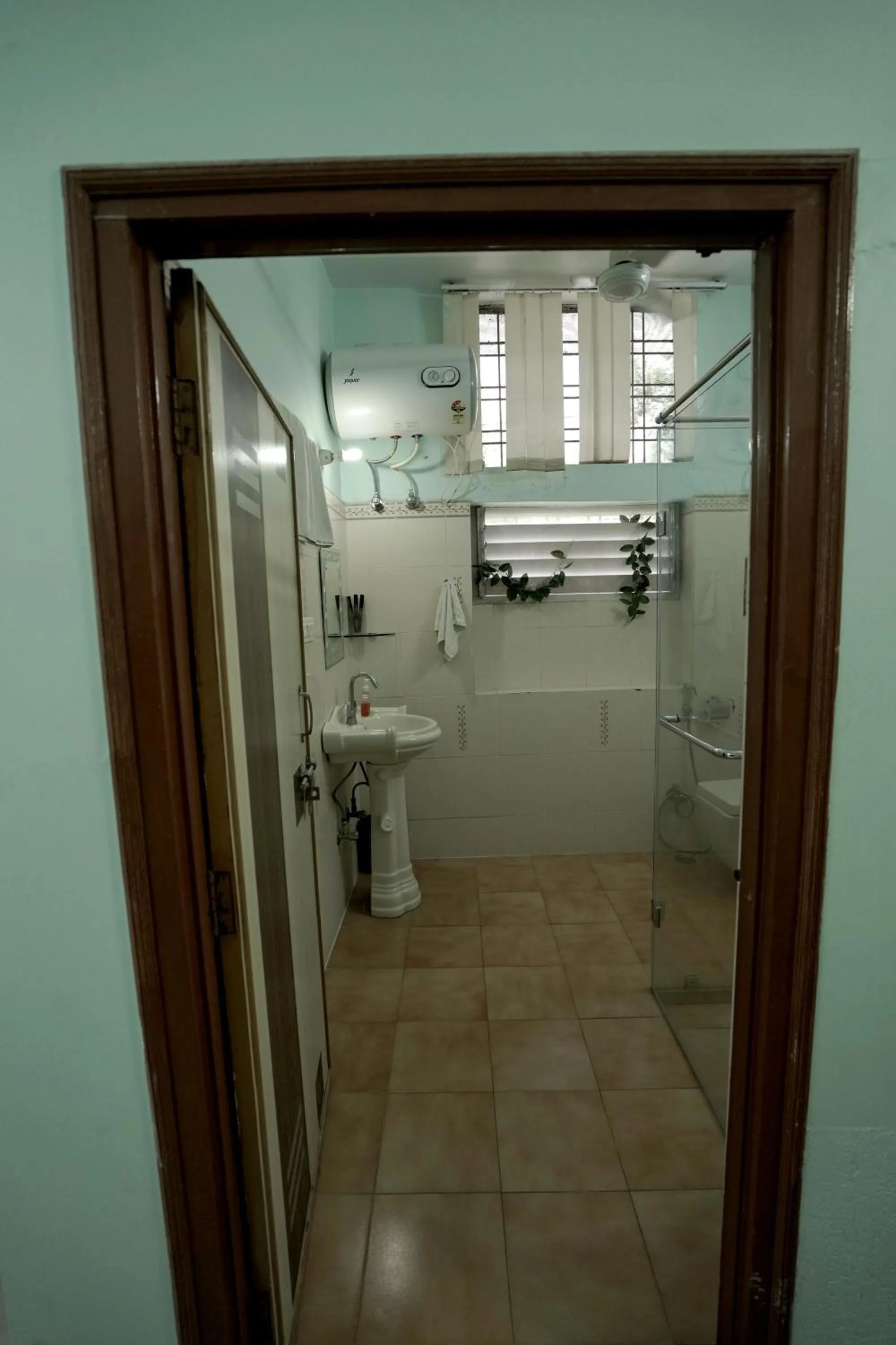 Toilet in Devendragarh Palace - Luxury Paying Guest House