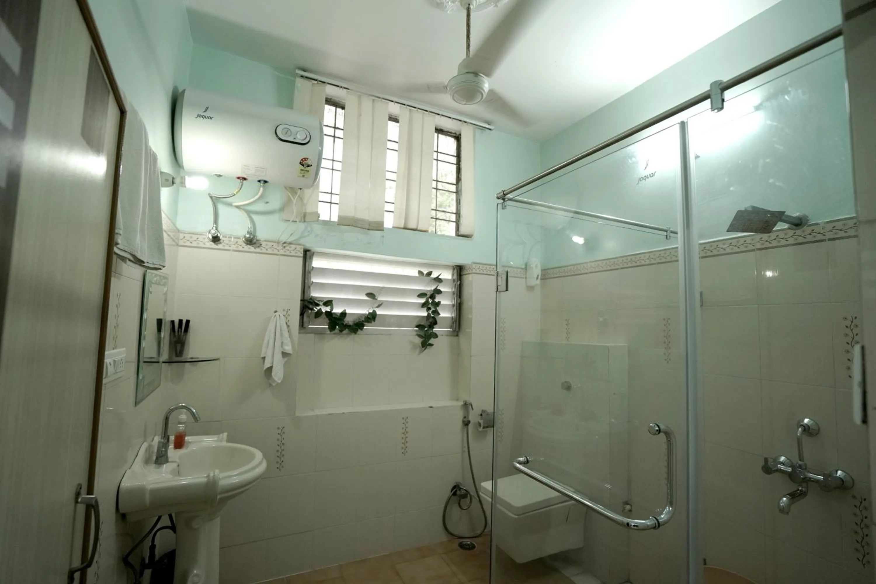 Bathroom in Devendragarh Palace - Luxury Paying Guest House