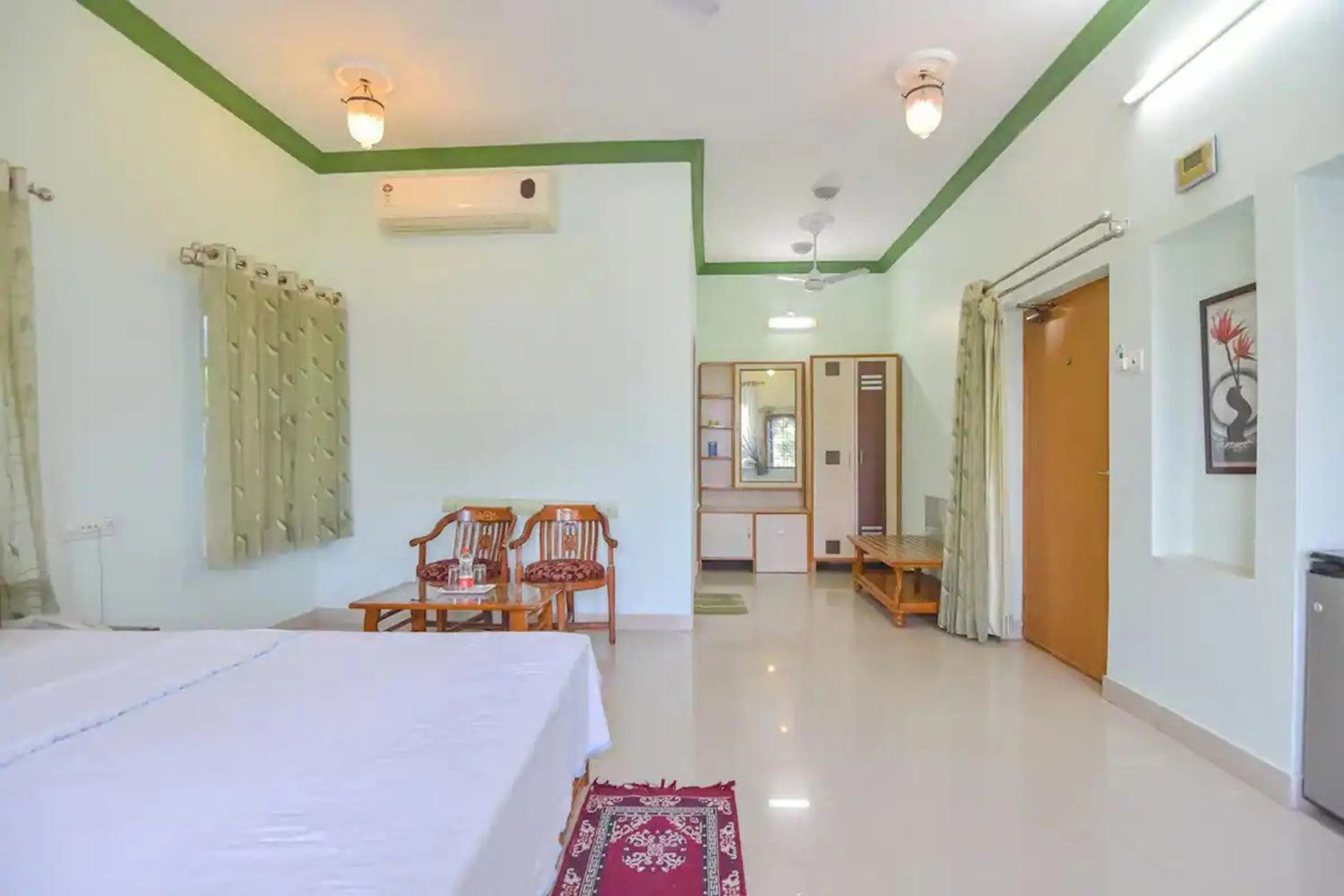 Photo of the whole room, Bed in Devendragarh Palace - Luxury Paying Guest House