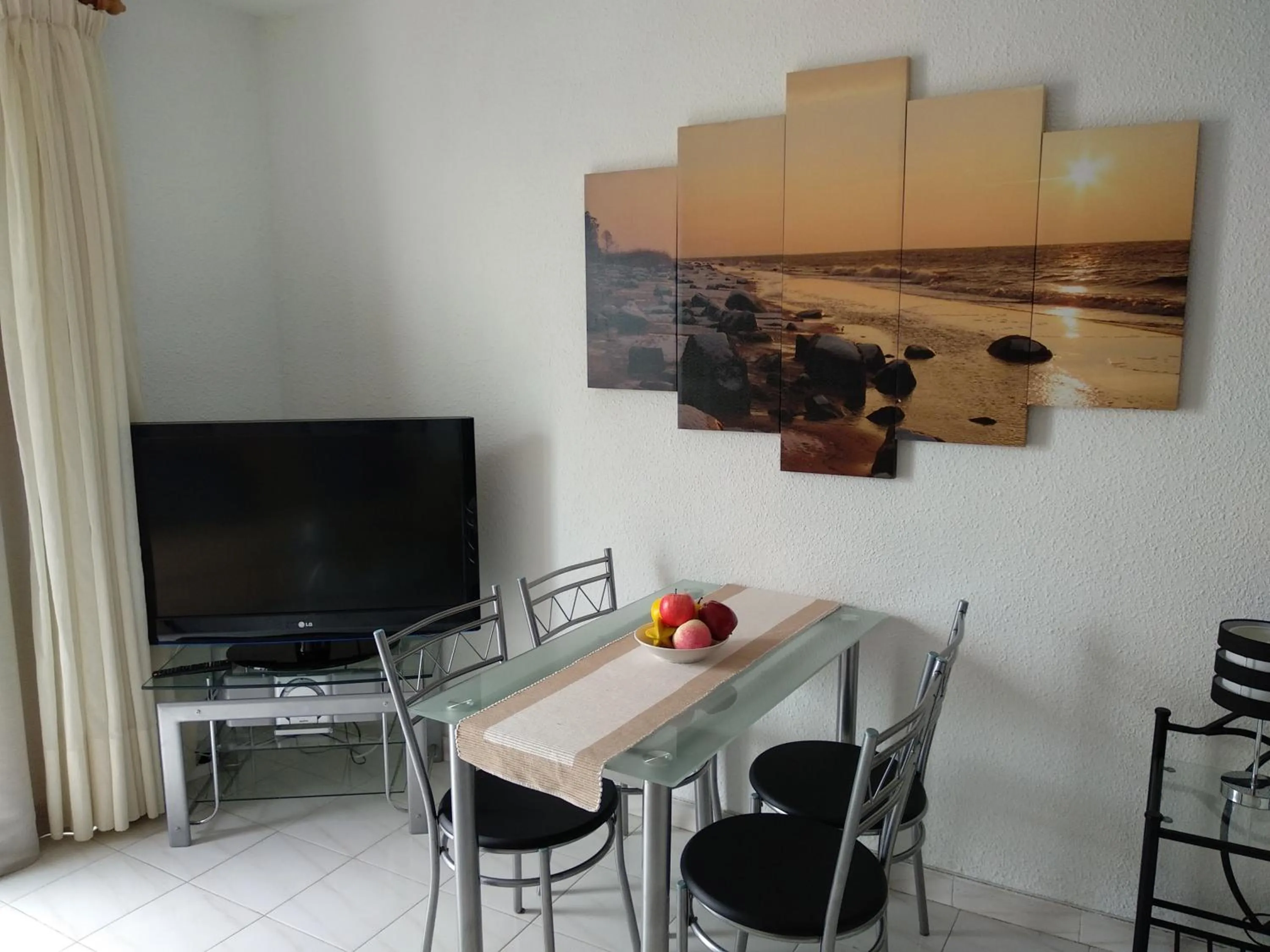 TV and multimedia in Port Royale