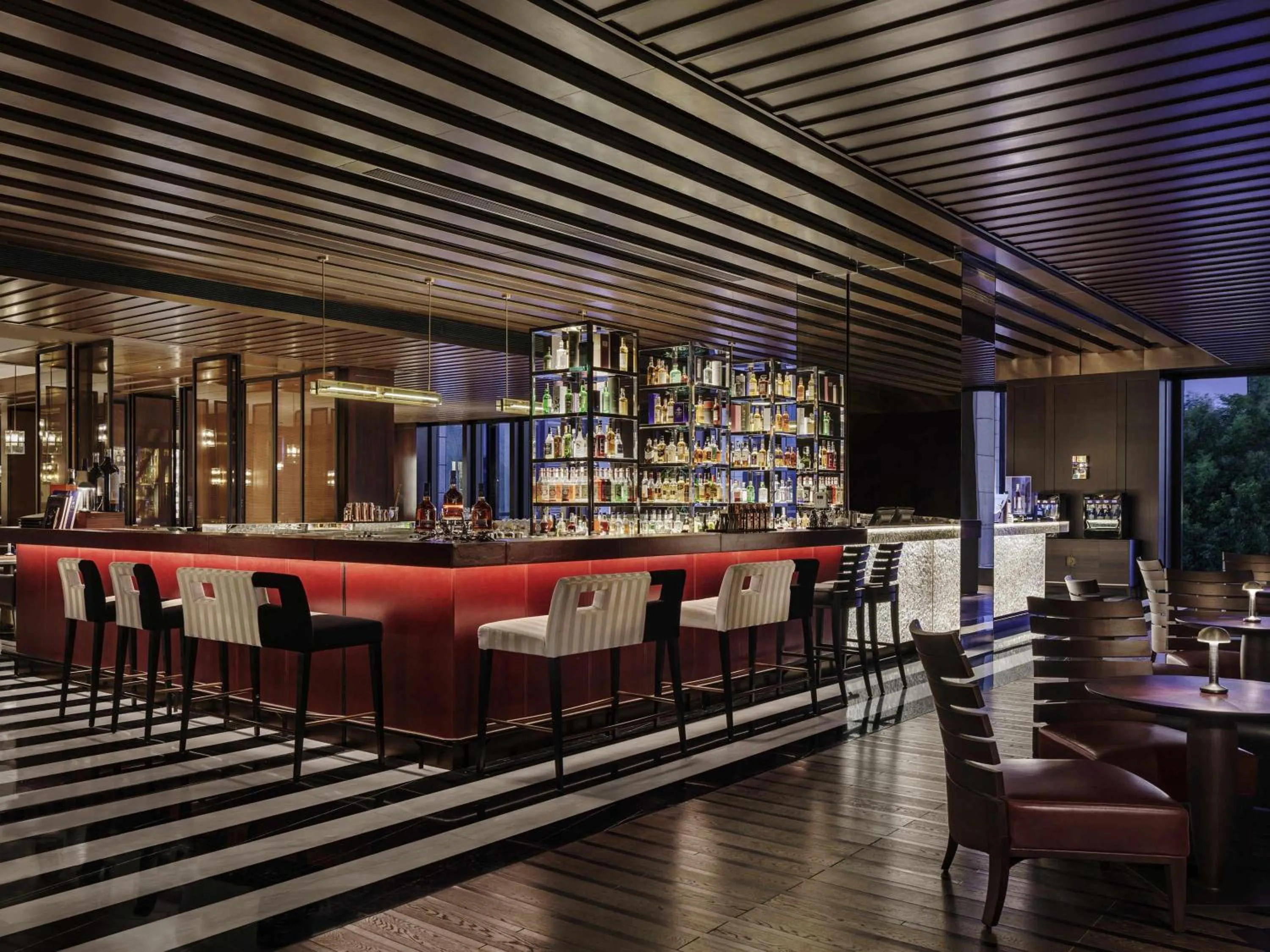 Lounge or bar in Fairmont Wuhan