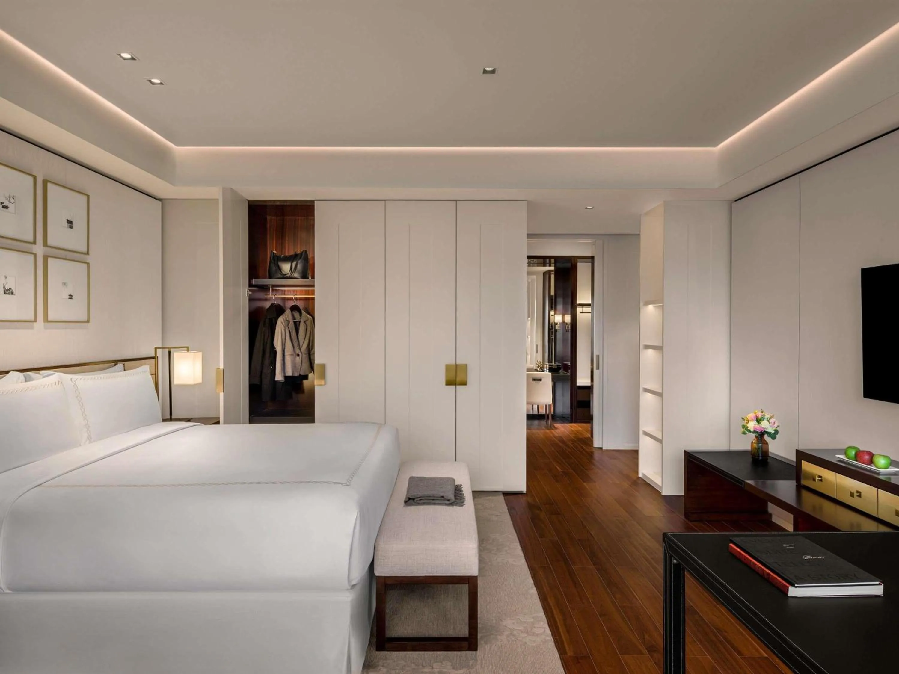 Bedroom, Bed in Fairmont Wuhan