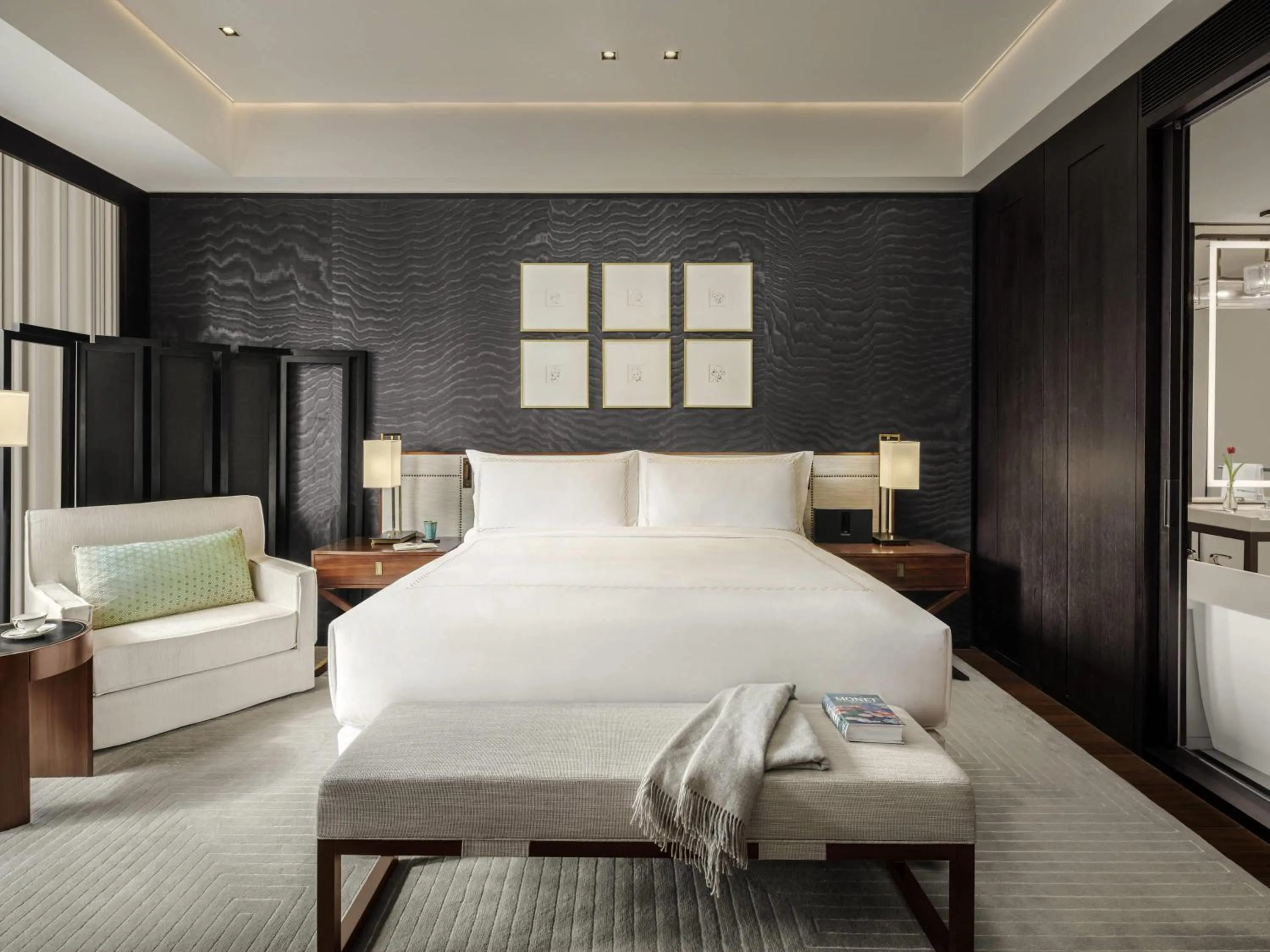 Bedroom, Bed in Fairmont Wuhan