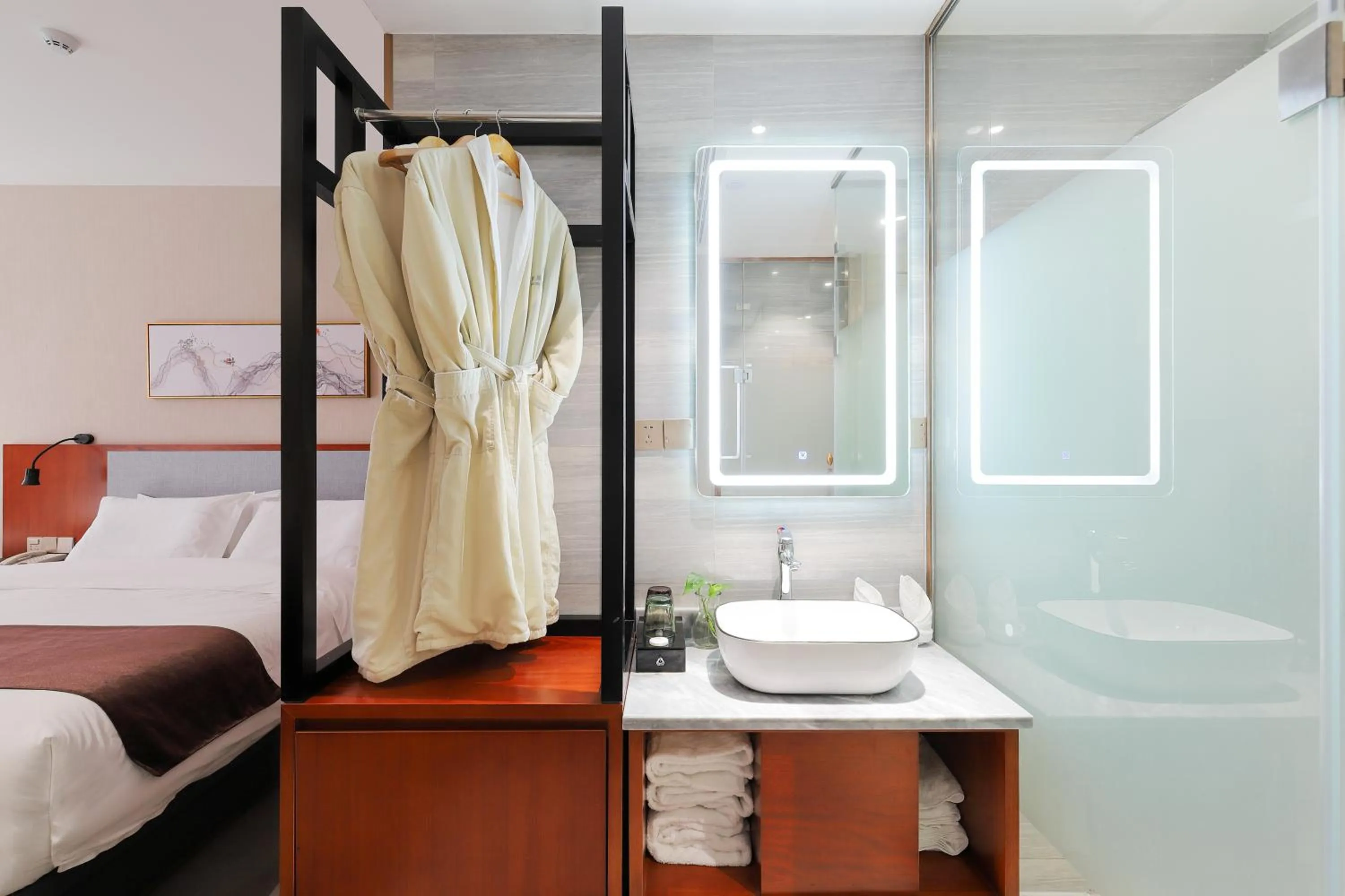 Bed in Mengguo Hotel Pudong Airport