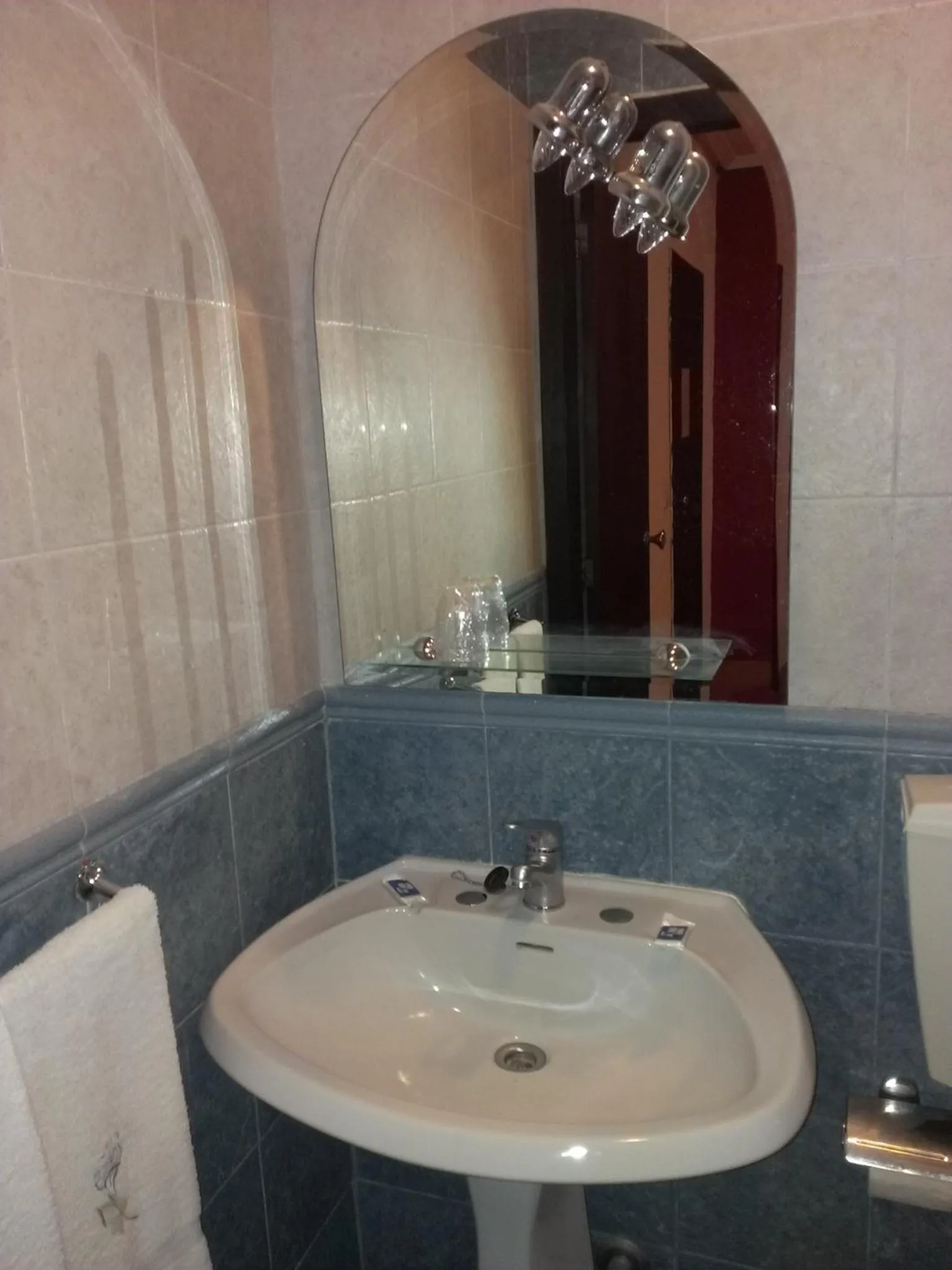 Bathroom in Guesthouse RSA by Umbral