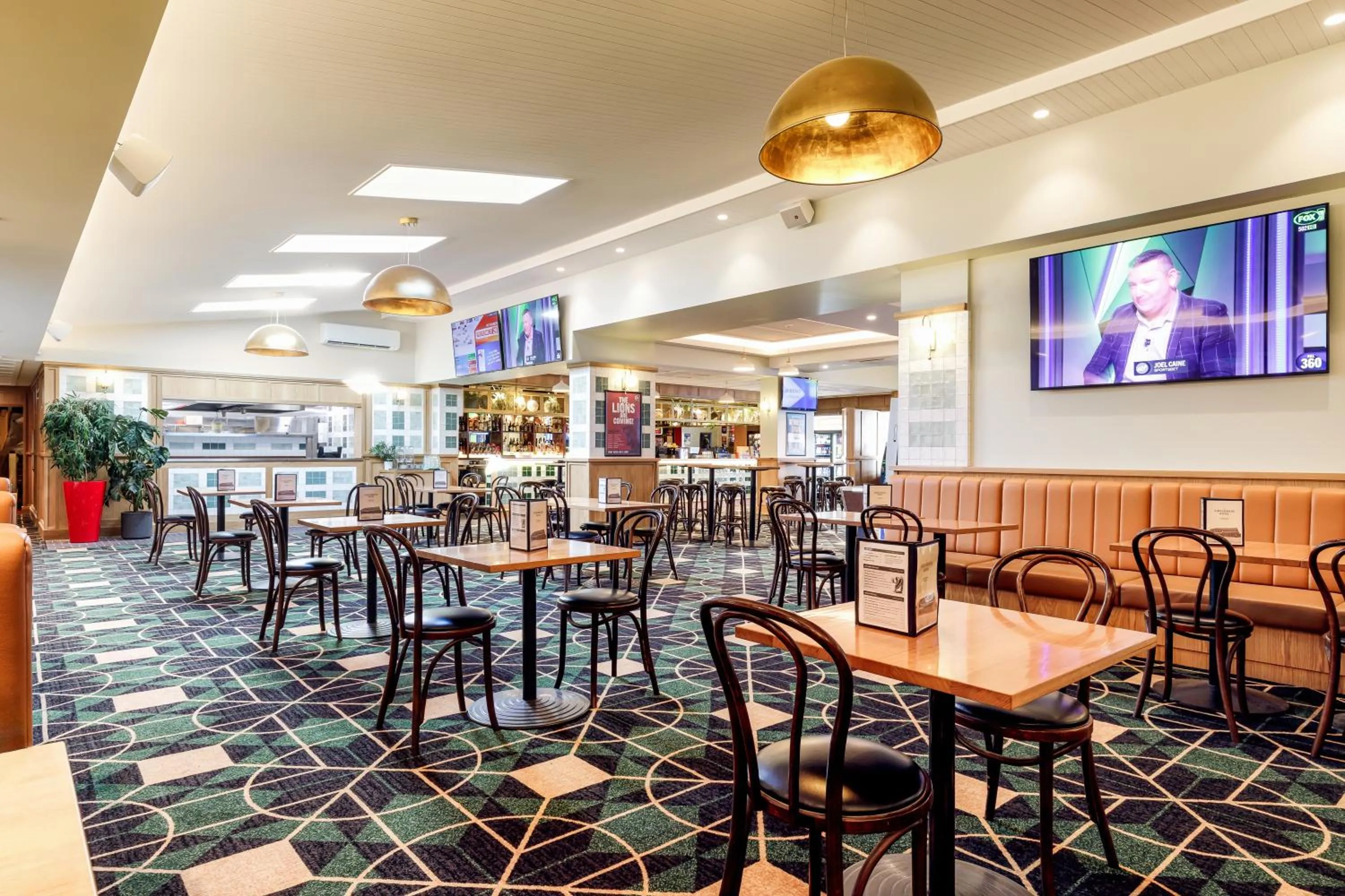 Restaurant/places to eat in Kingsgrove Hotel
