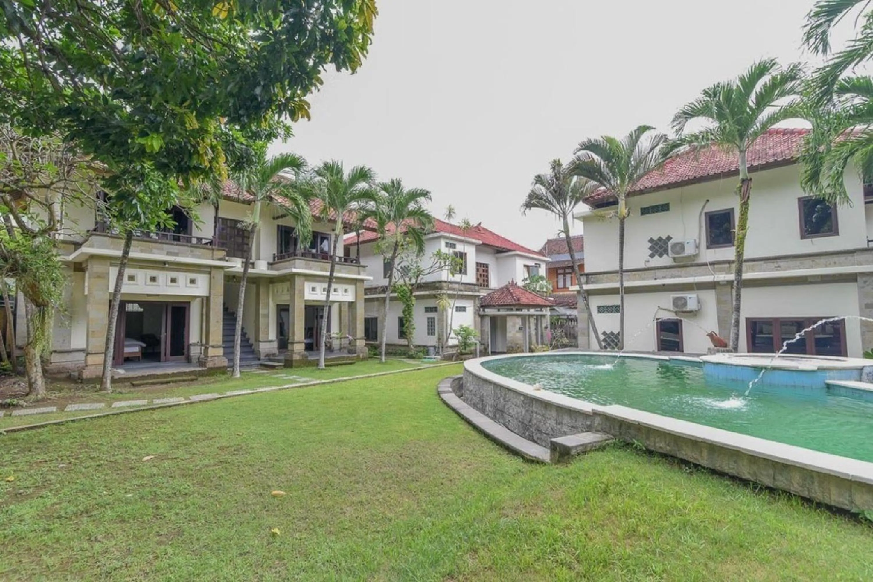 Property building in RedDoorz Plus near Seminyak Square