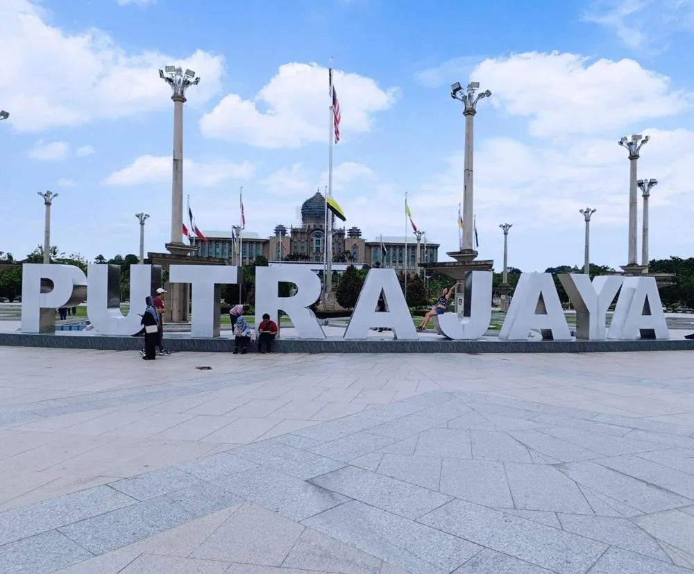 Nearby landmark in Enclave Business Hotel