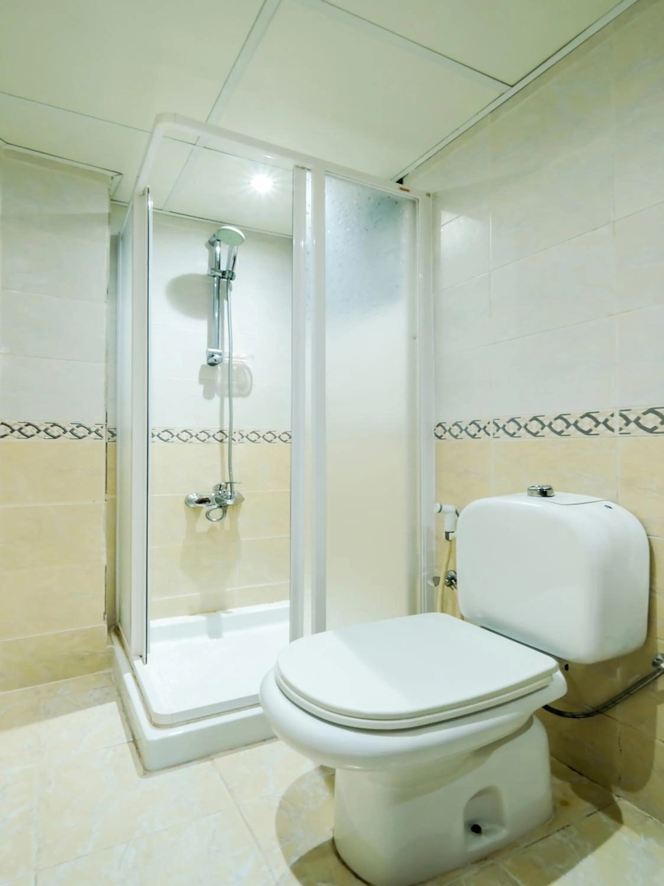 Bathroom in Al Rayan Hotel