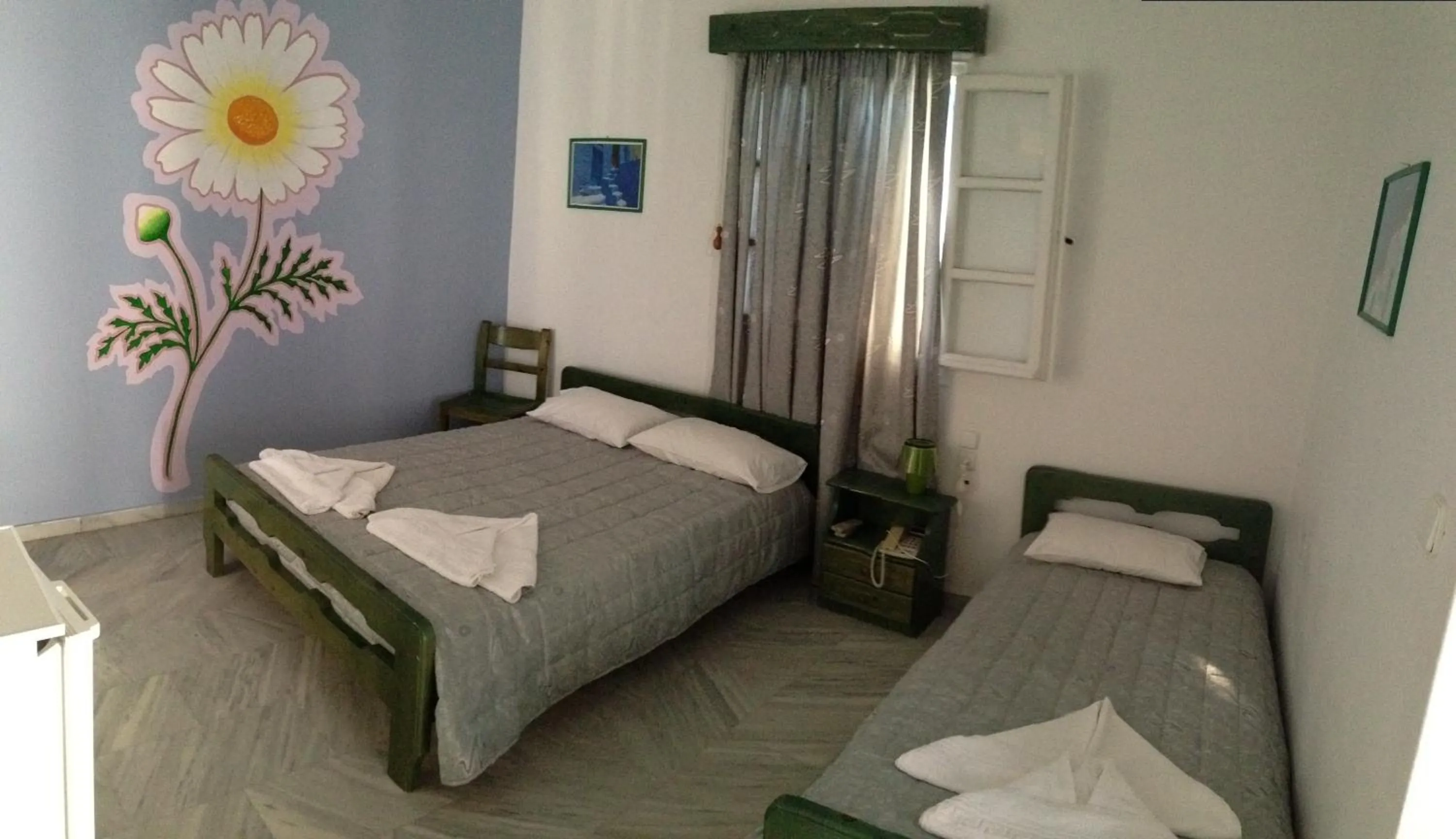 Photo of the whole room, Bed in Pelagos