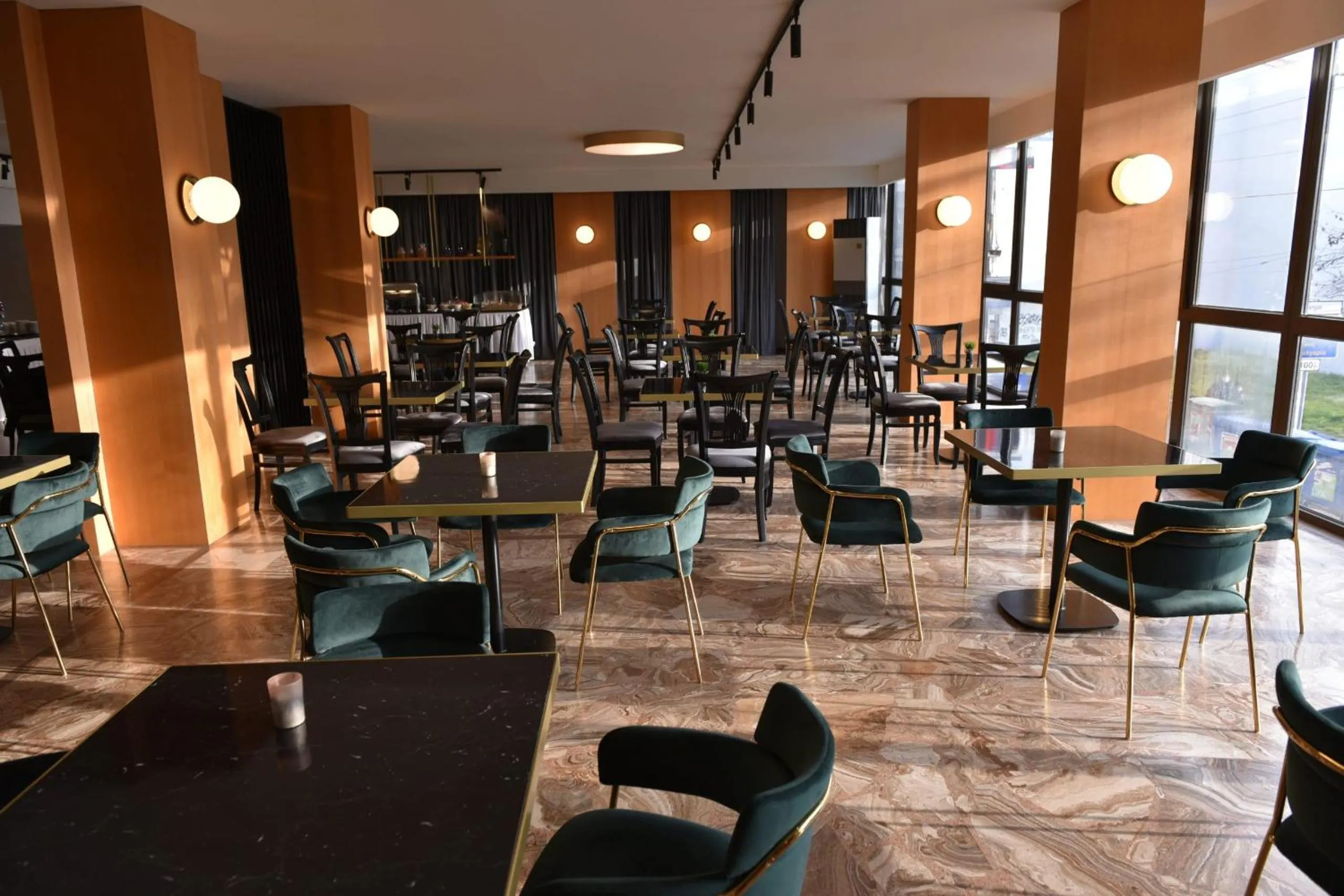 Restaurant/places to eat in Hotel Xanthippion
