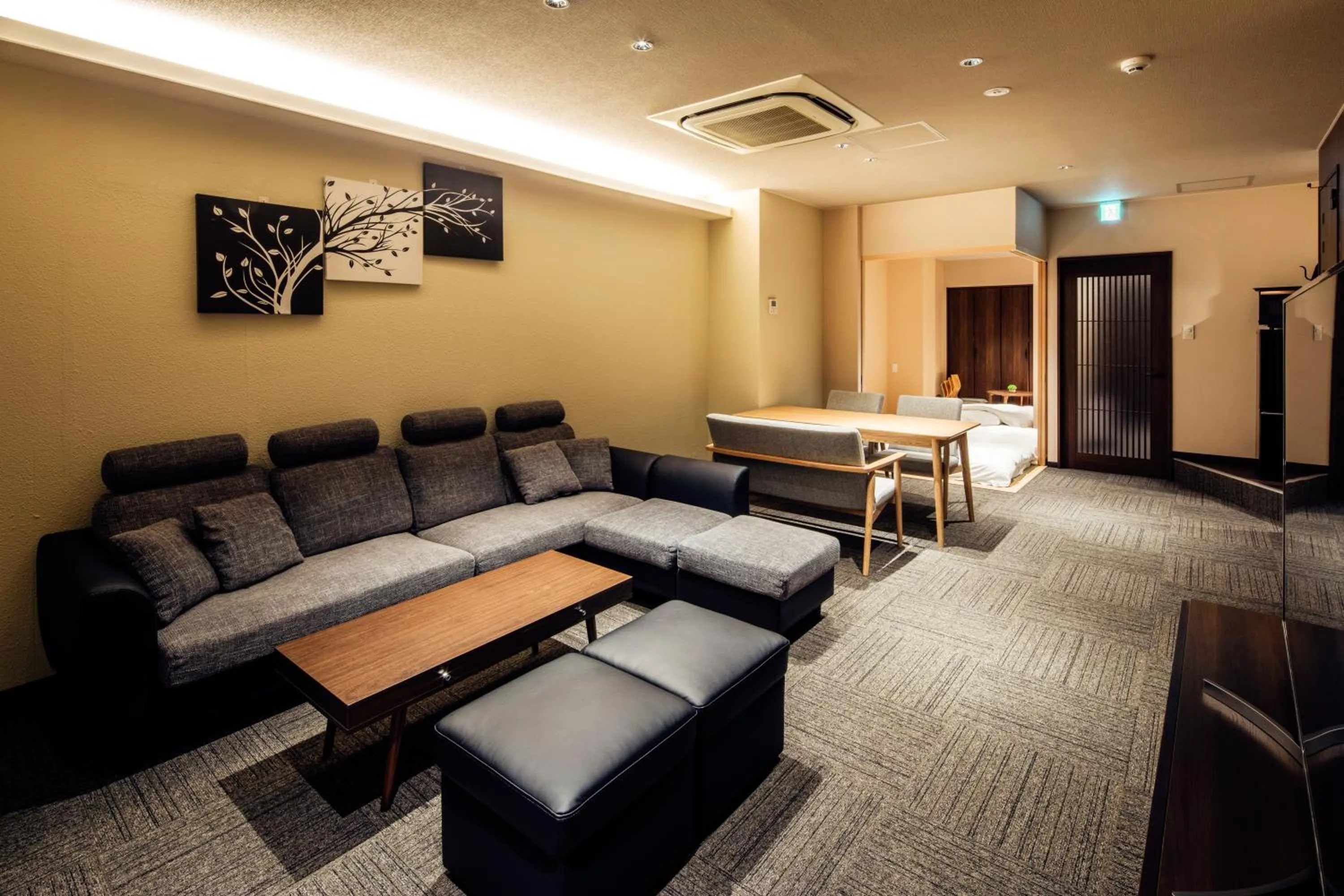 TV and multimedia in Randor Residence Hiroshima Suites