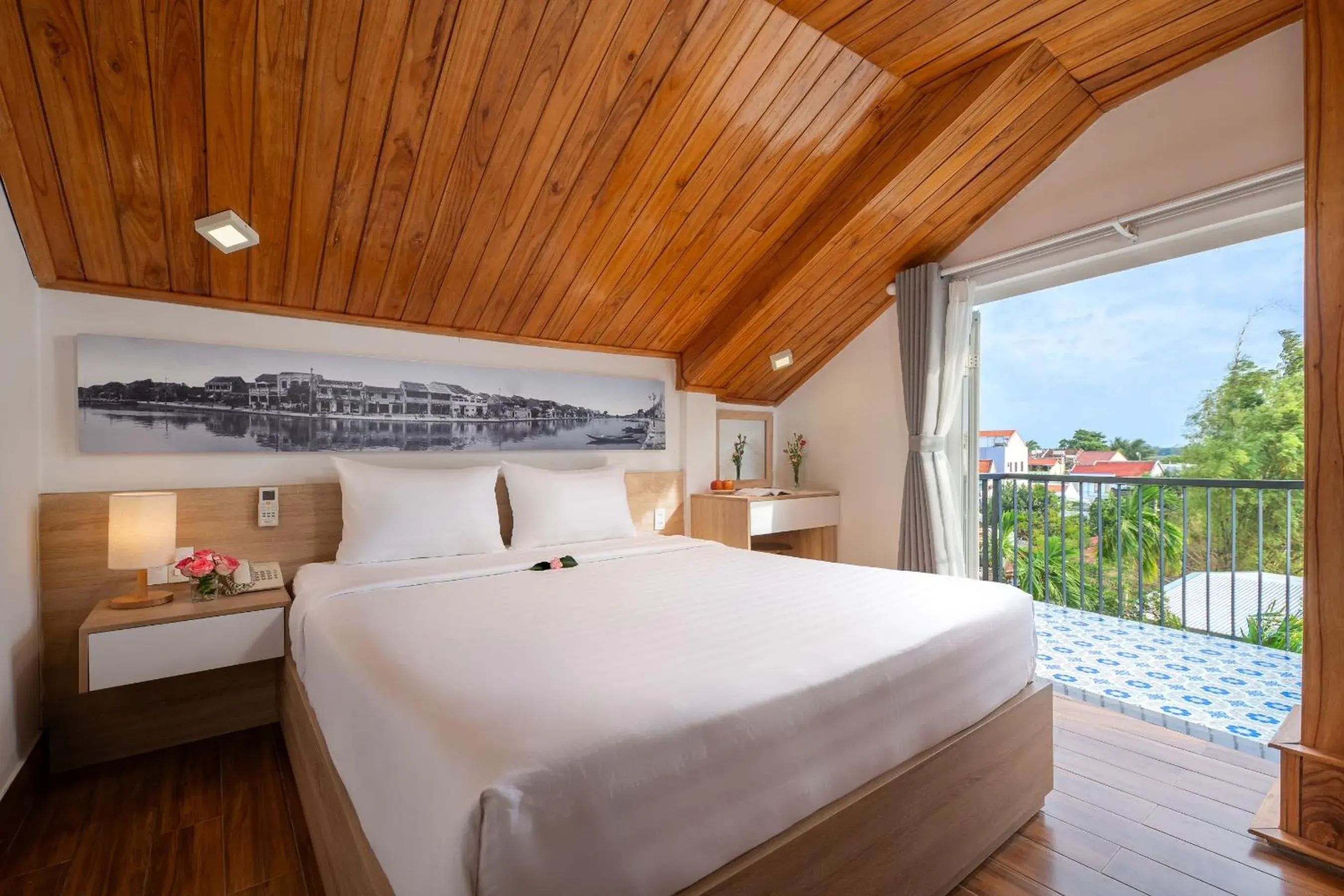 Rooftop Room with Balcony in Truc Loc Villa Rooftop Room with Balcony in Truc Loc Villa