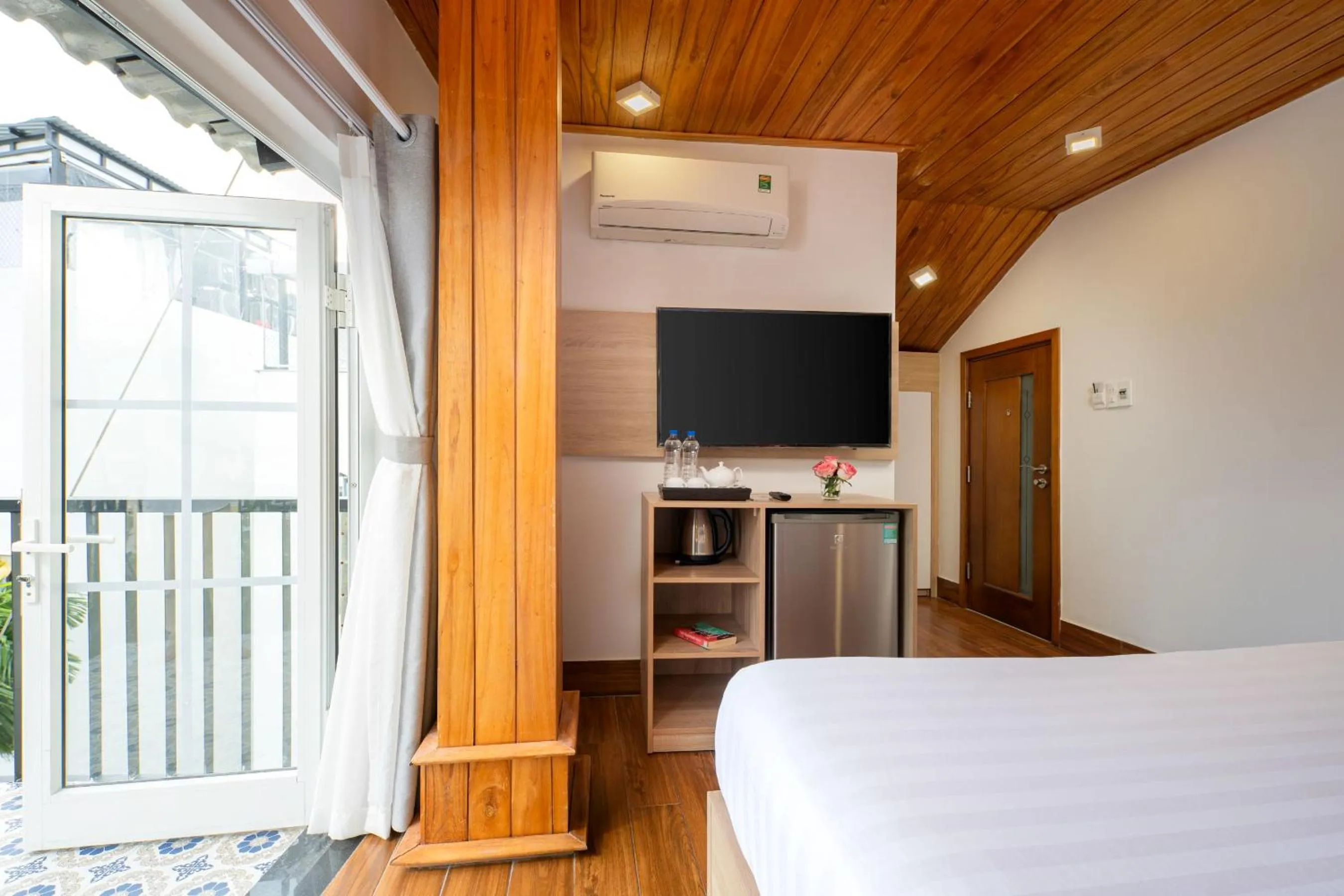 Balcony/Terrace, Bed in Truc Loc Villa