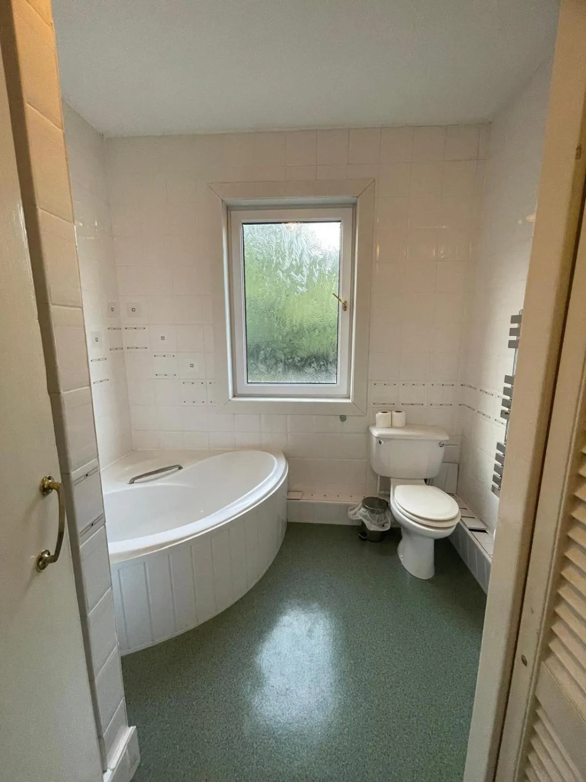 Bathroom in Lochway Hotel