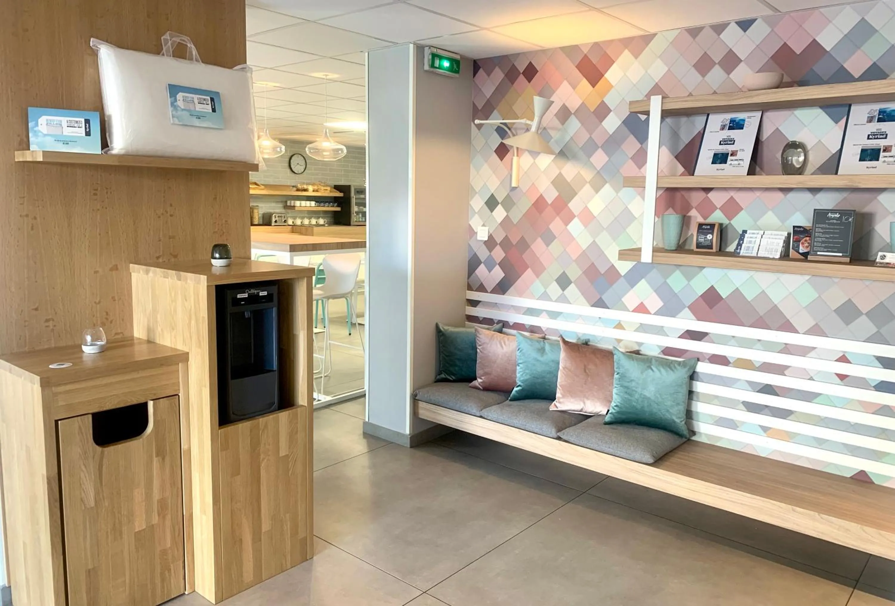 Lobby or reception in Kyriad Montpellier Ouest St Jean de Védas - A709