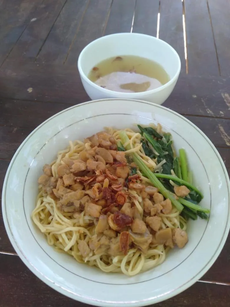 Restaurant/places to eat in Pondok Wisata dan Restoran Elim