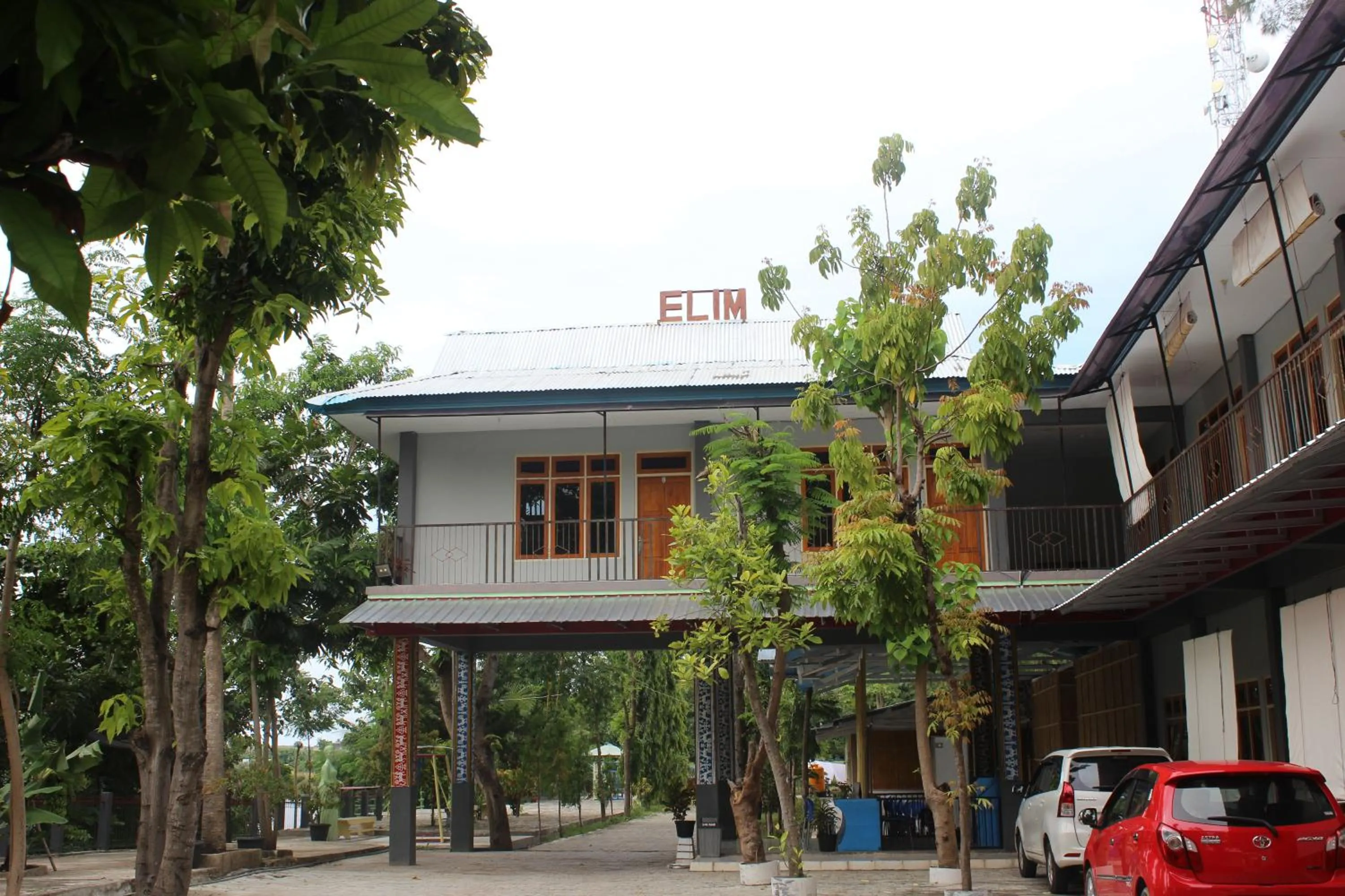 Property building in Pondok Wisata dan Restoran Elim