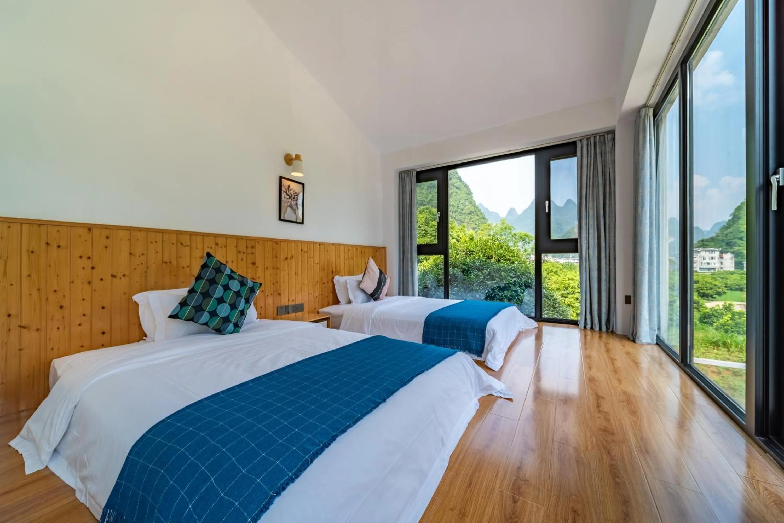 Bed in Yangshuo Serene Cove Hotel