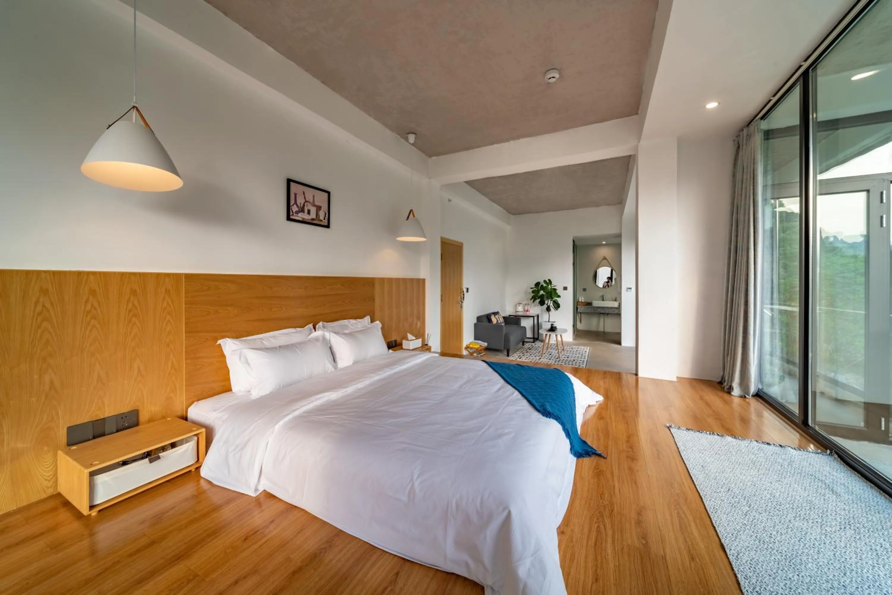 Bed in Yangshuo Serene Cove Hotel