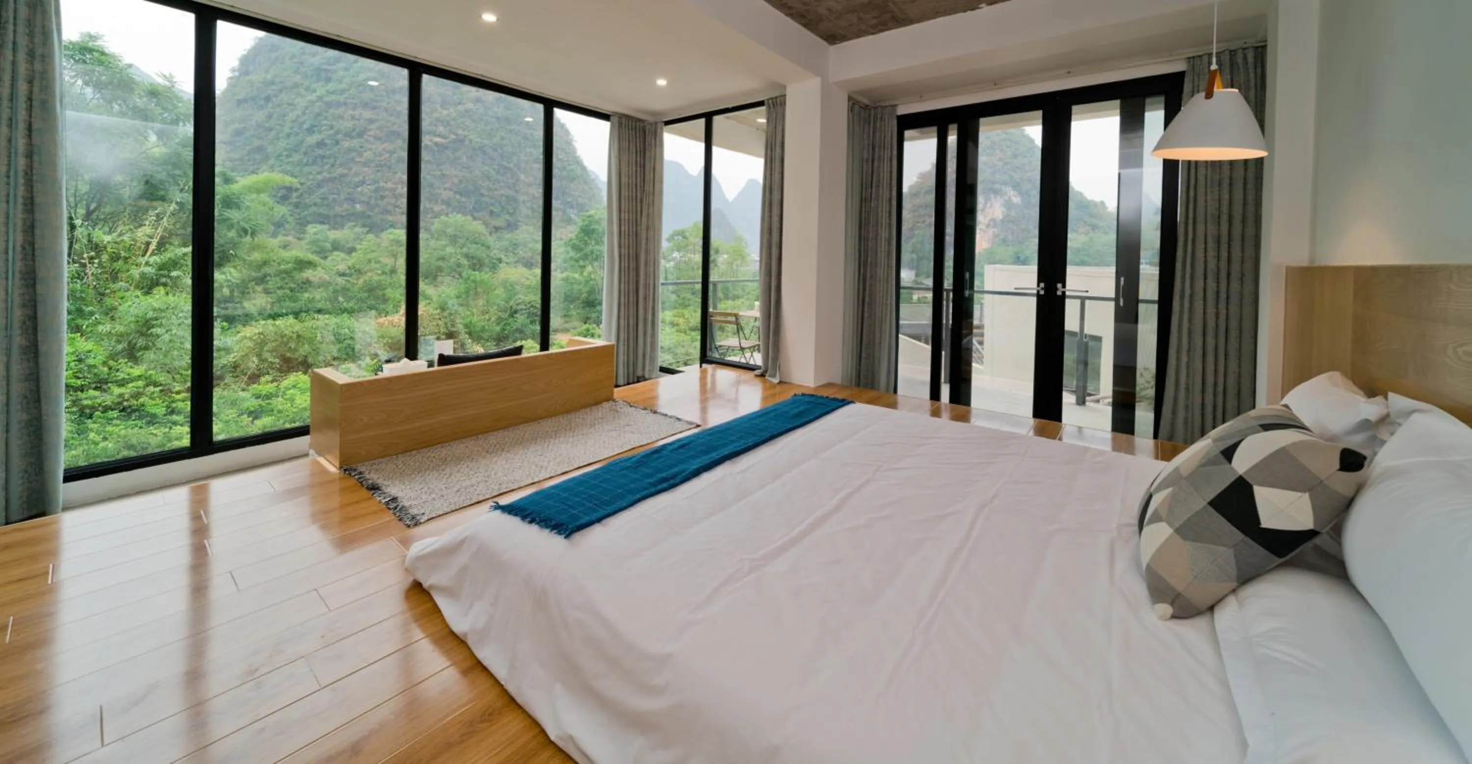 Bed in Yangshuo Serene Cove Hotel