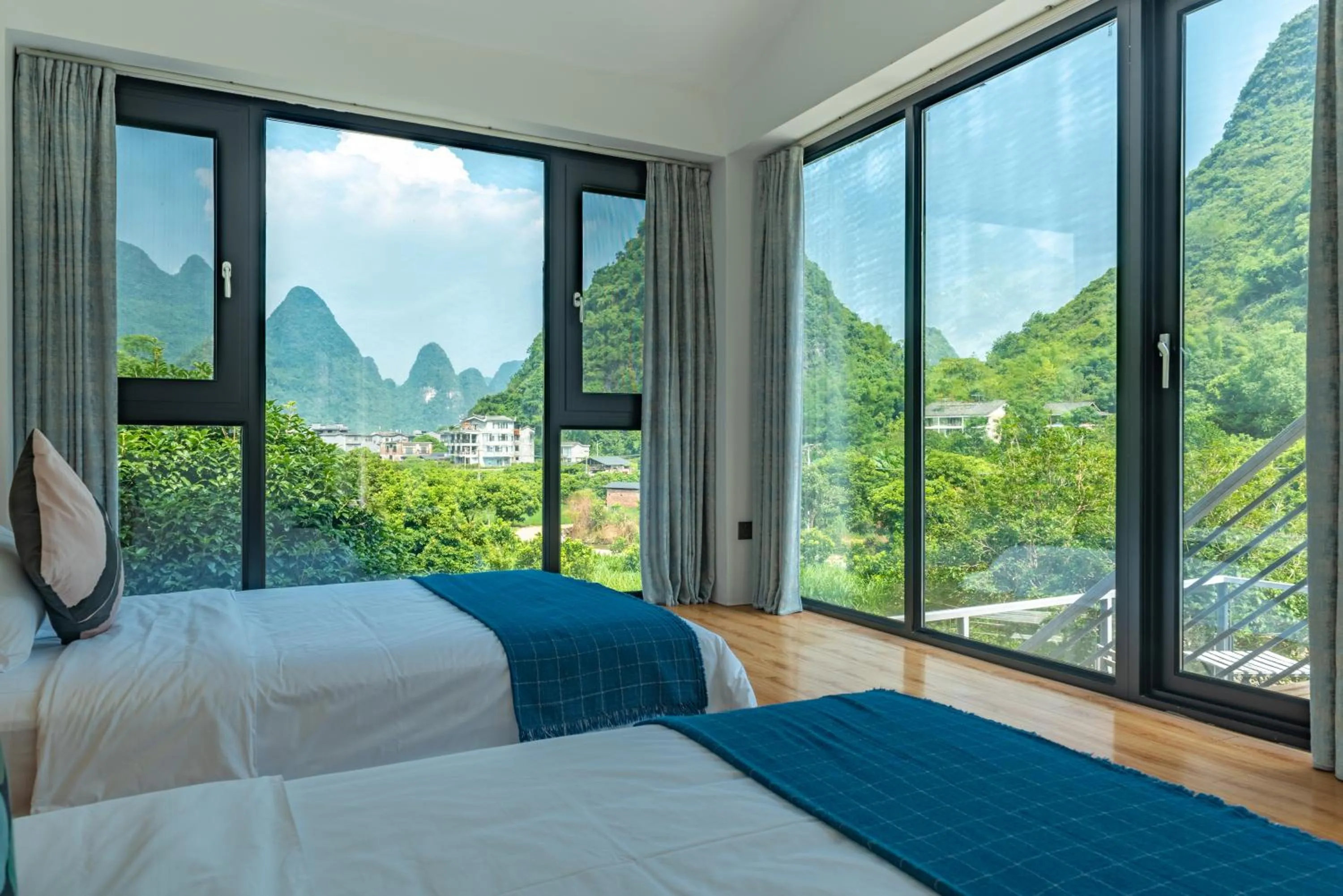 Bed in Yangshuo Serene Cove Hotel