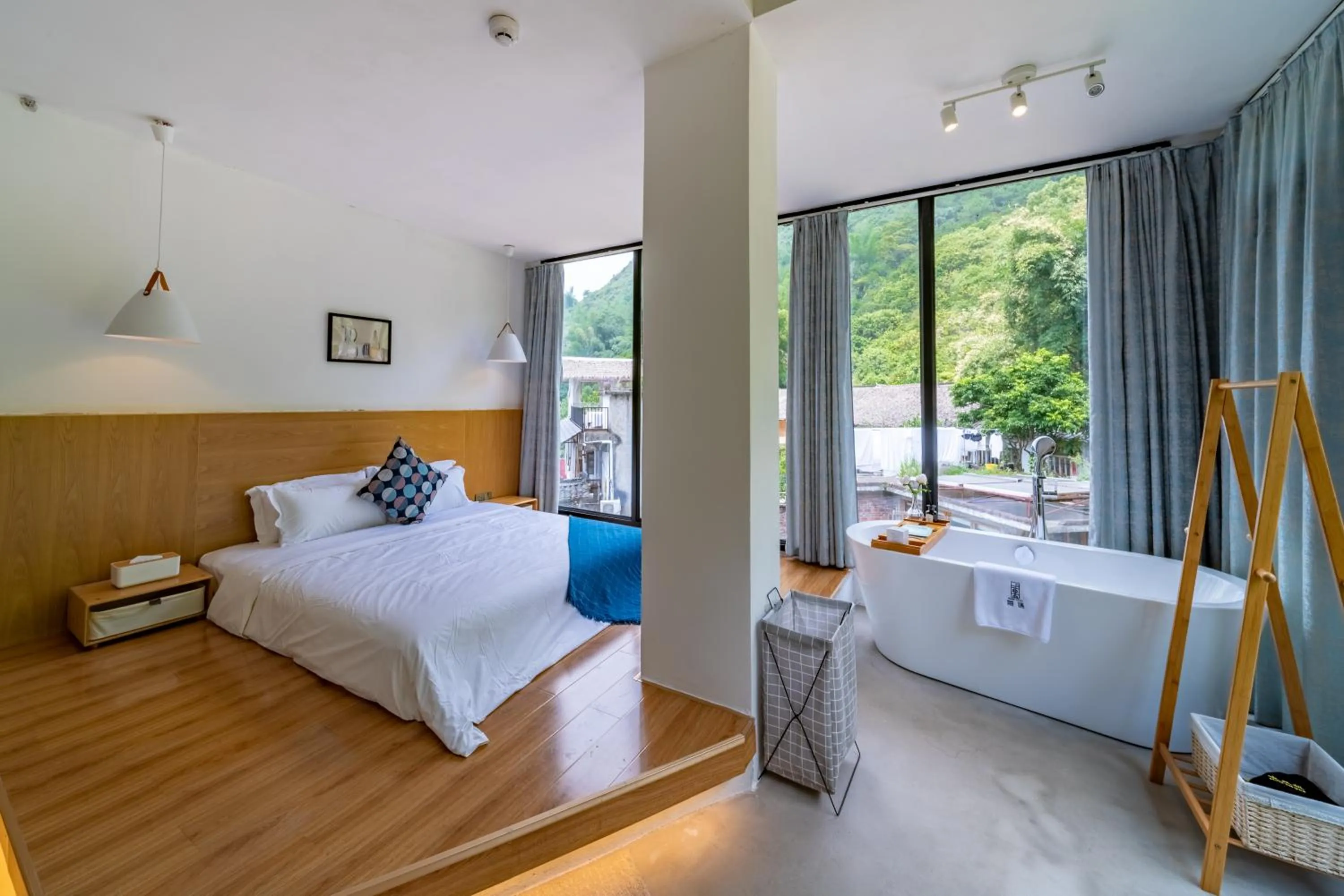 Bed in Yangshuo Serene Cove Hotel