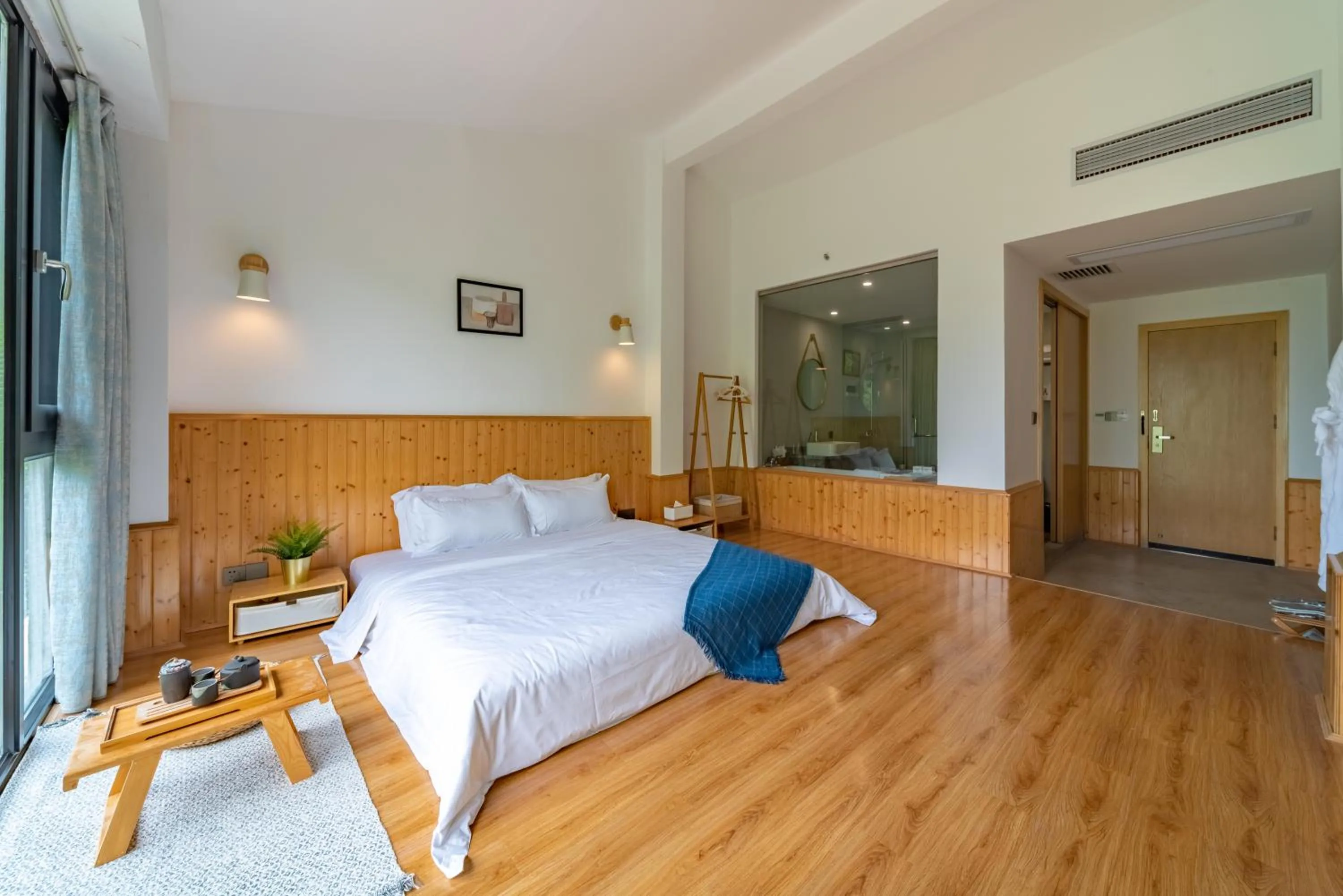 Bed in Yangshuo Serene Cove Hotel