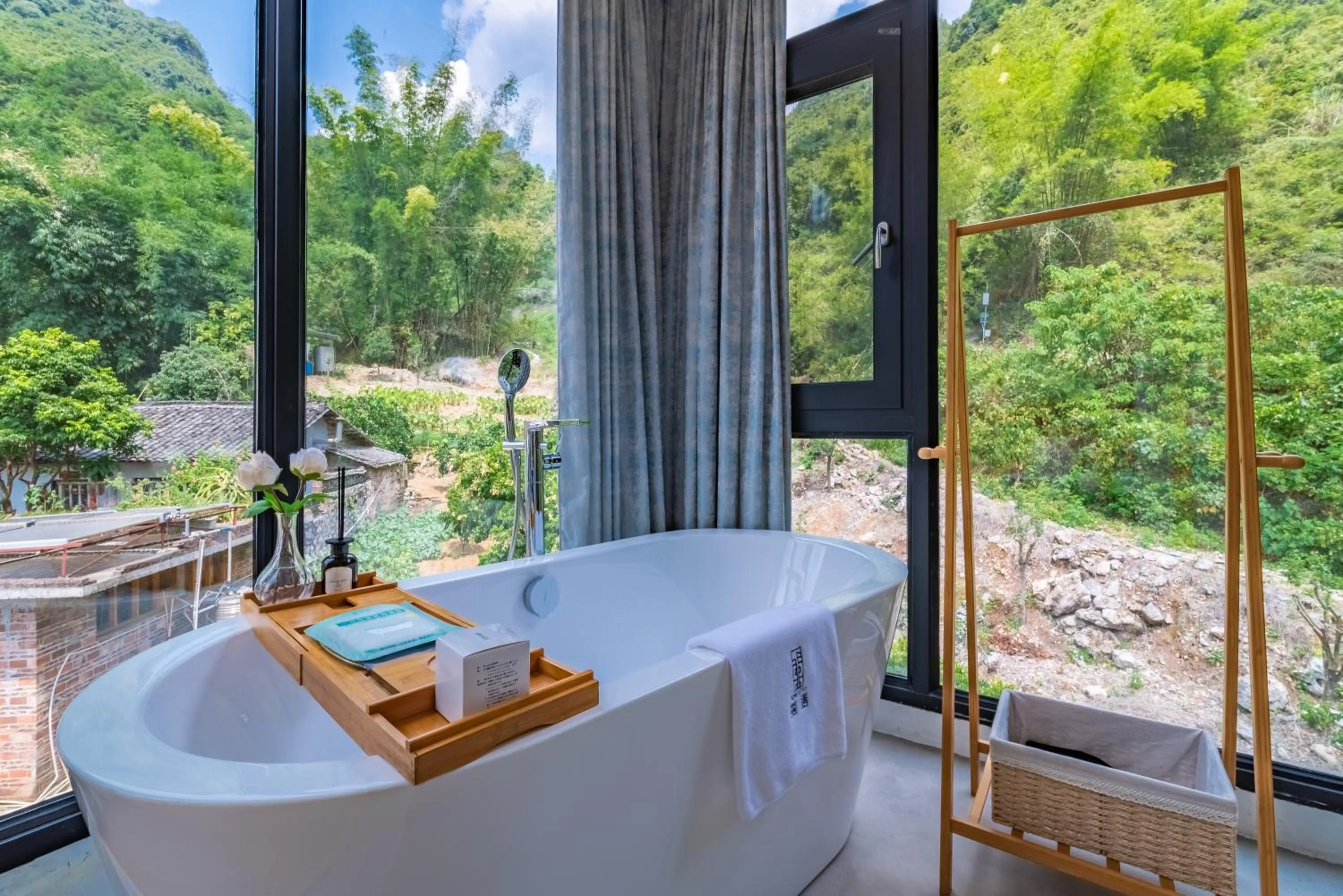 Yangshuo Serene Cove Hotel