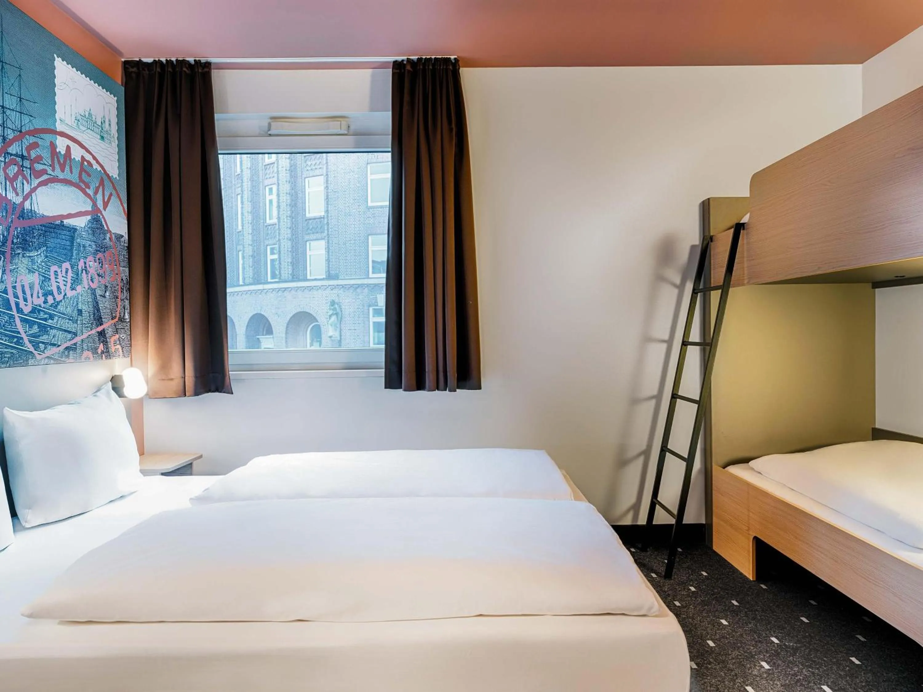 Photo of the whole room, Bed in B&B Hotel Bremen-City