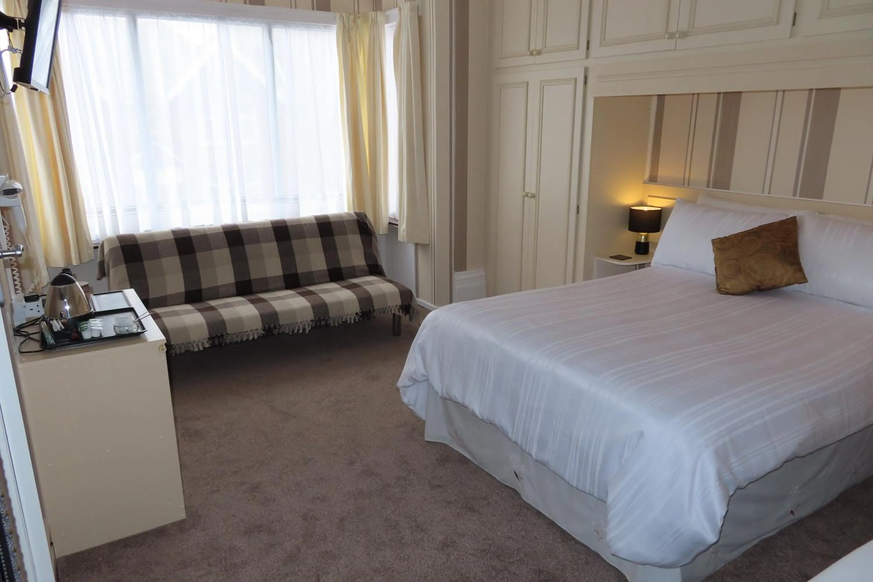 Bed in The Rowan Hotel