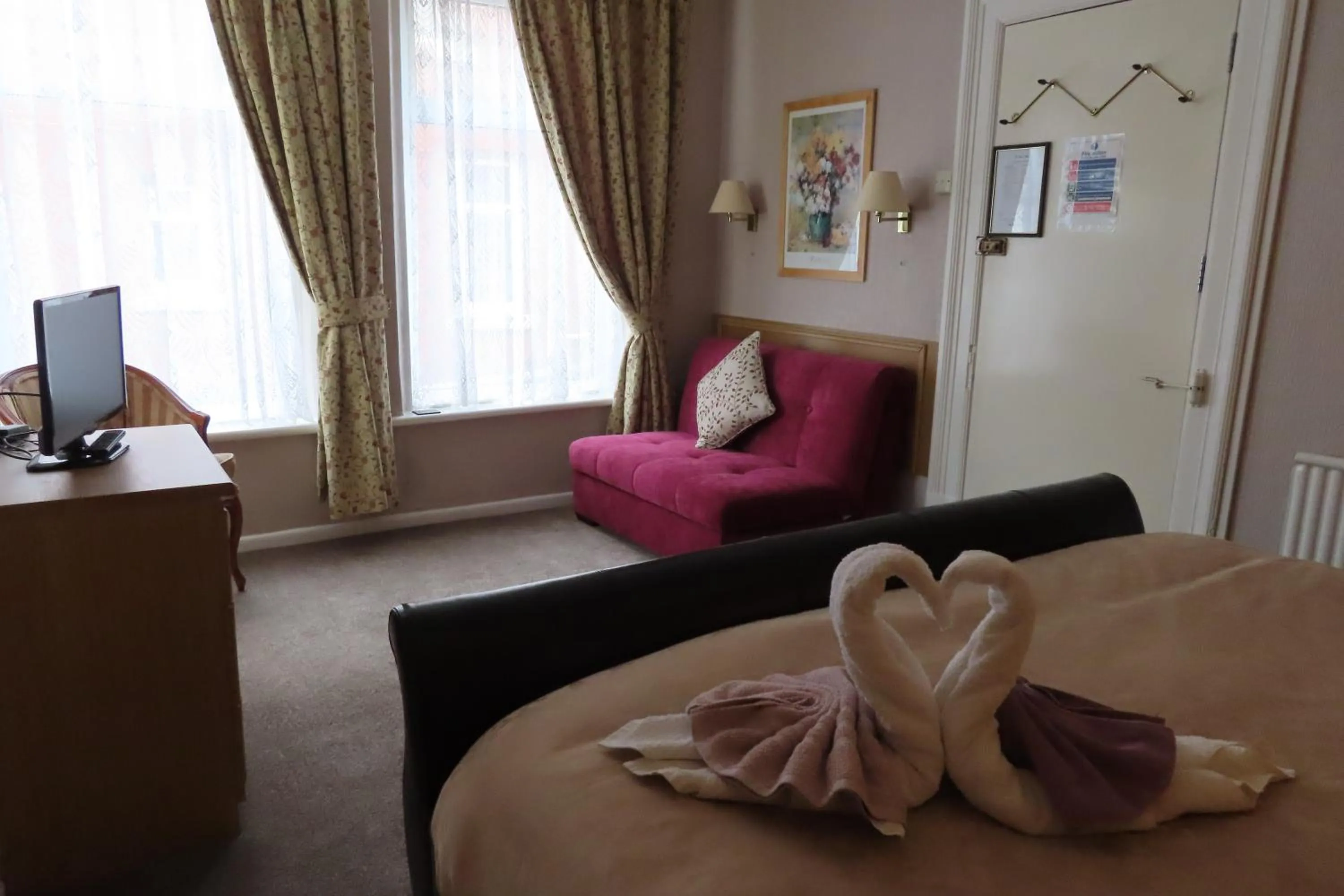 Bed in The Rowan Hotel