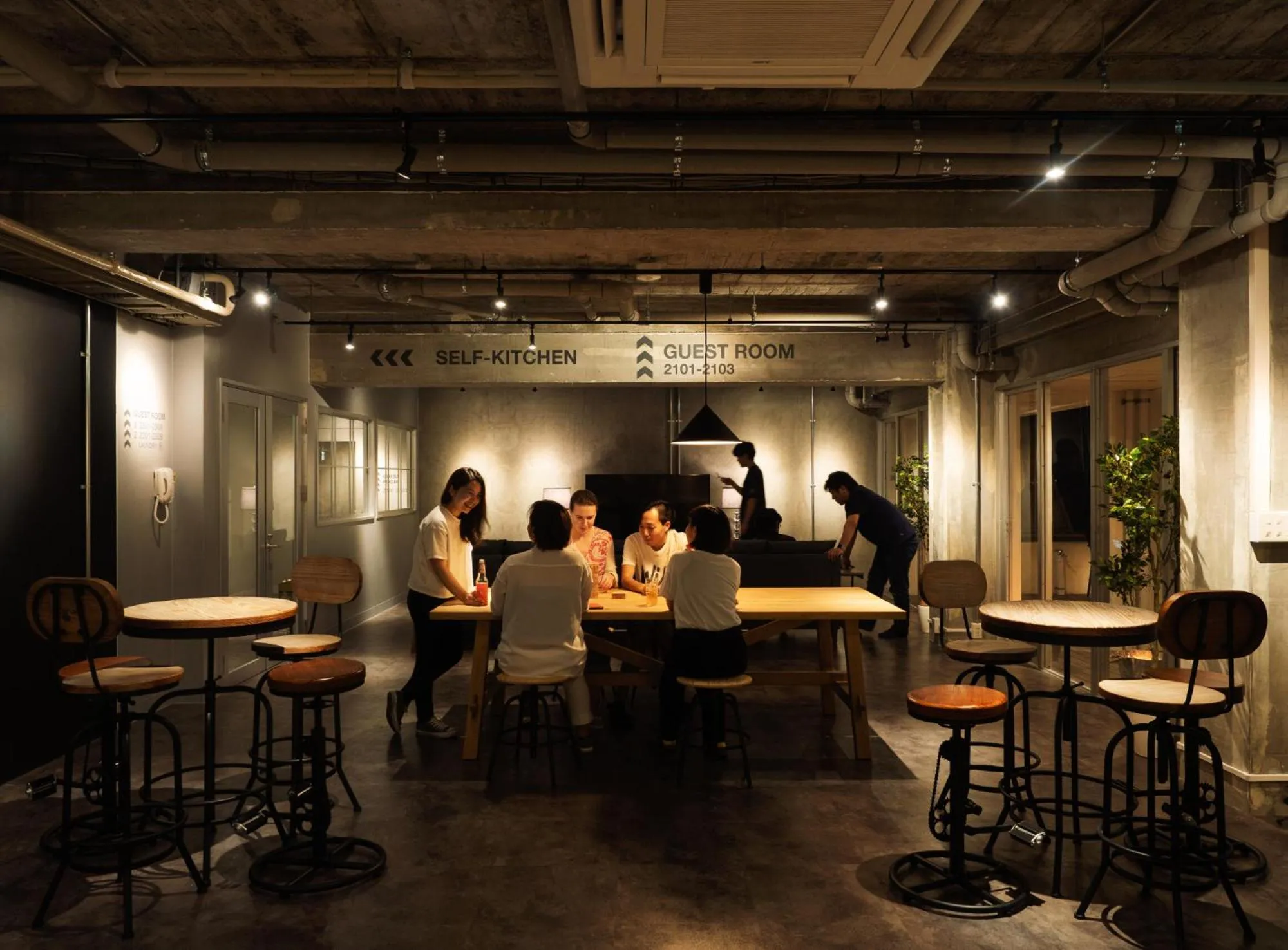 On-site shops in SEAMORE RESIDENCE