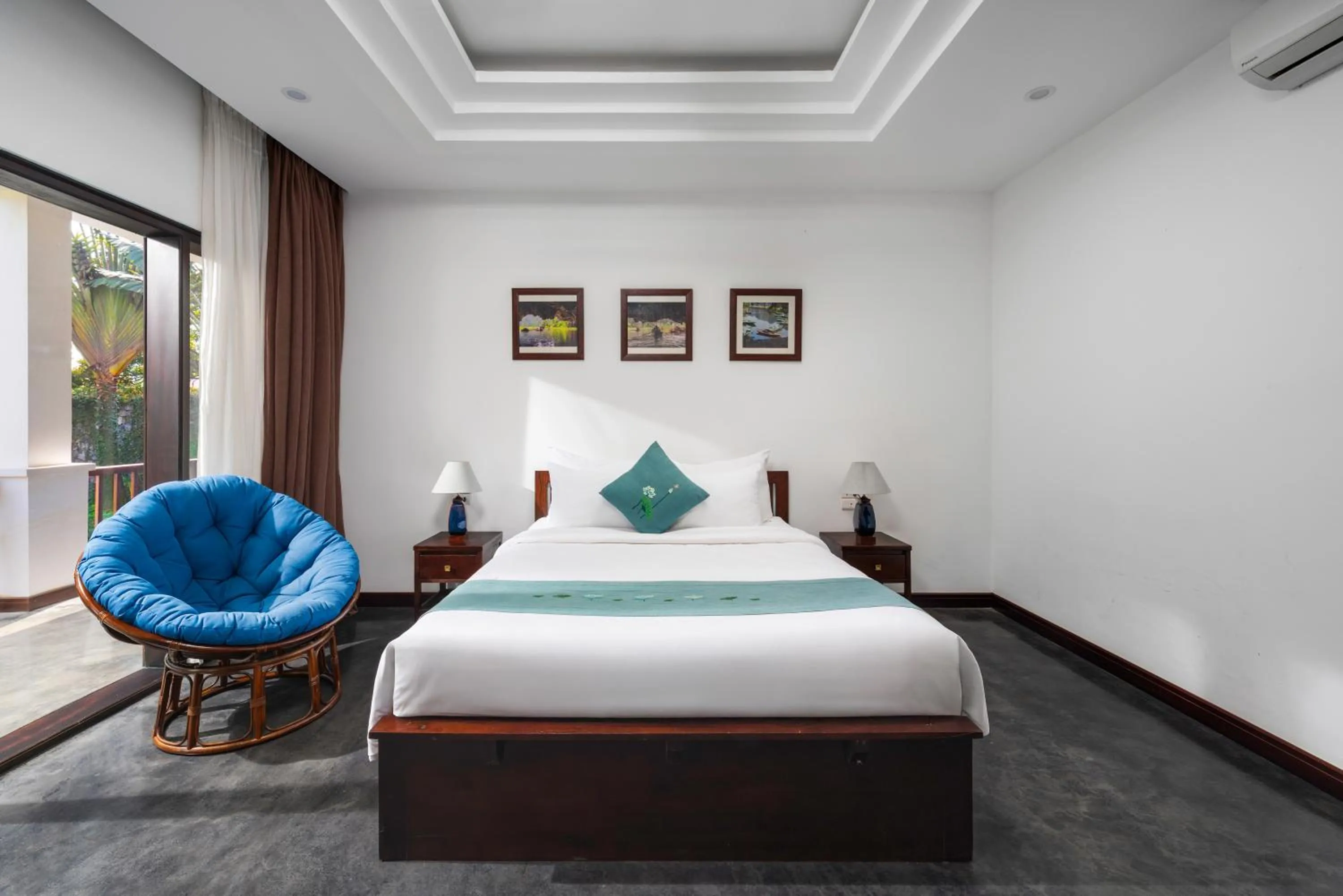Bed in Aravinda Resort Ninh Binh