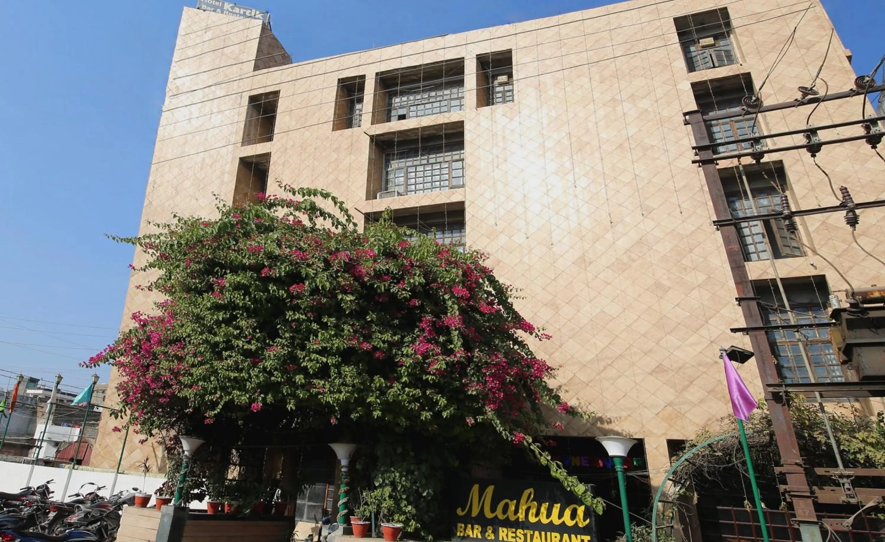 Facade/entrance in Capital O Kartik