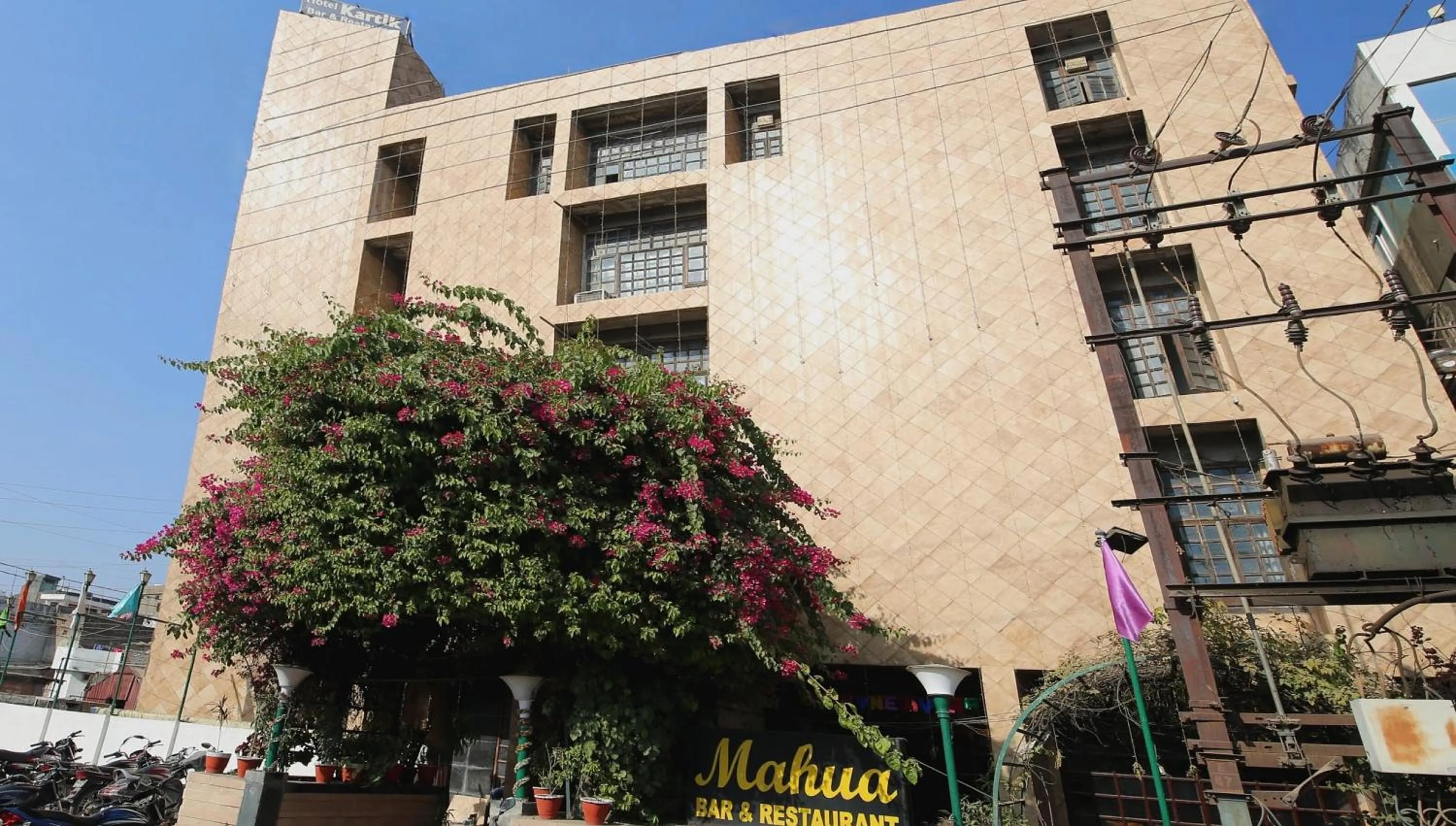 Facade/entrance in Capital O Kartik